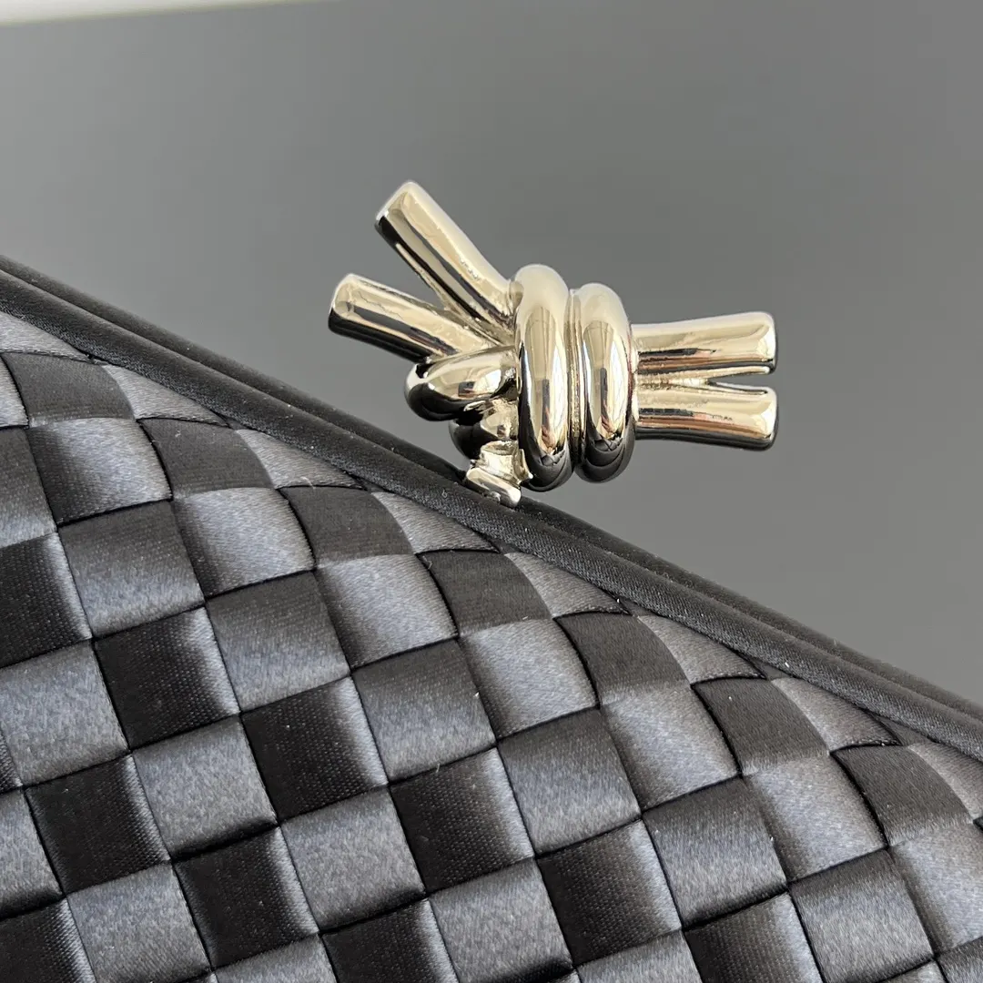 Bottega Veneta 化妆包 便携收纳款