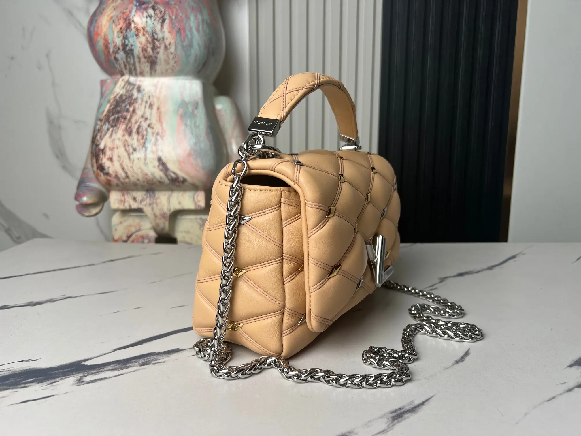 LV 杏色 羊皮 鏈條包 精致鏈條款