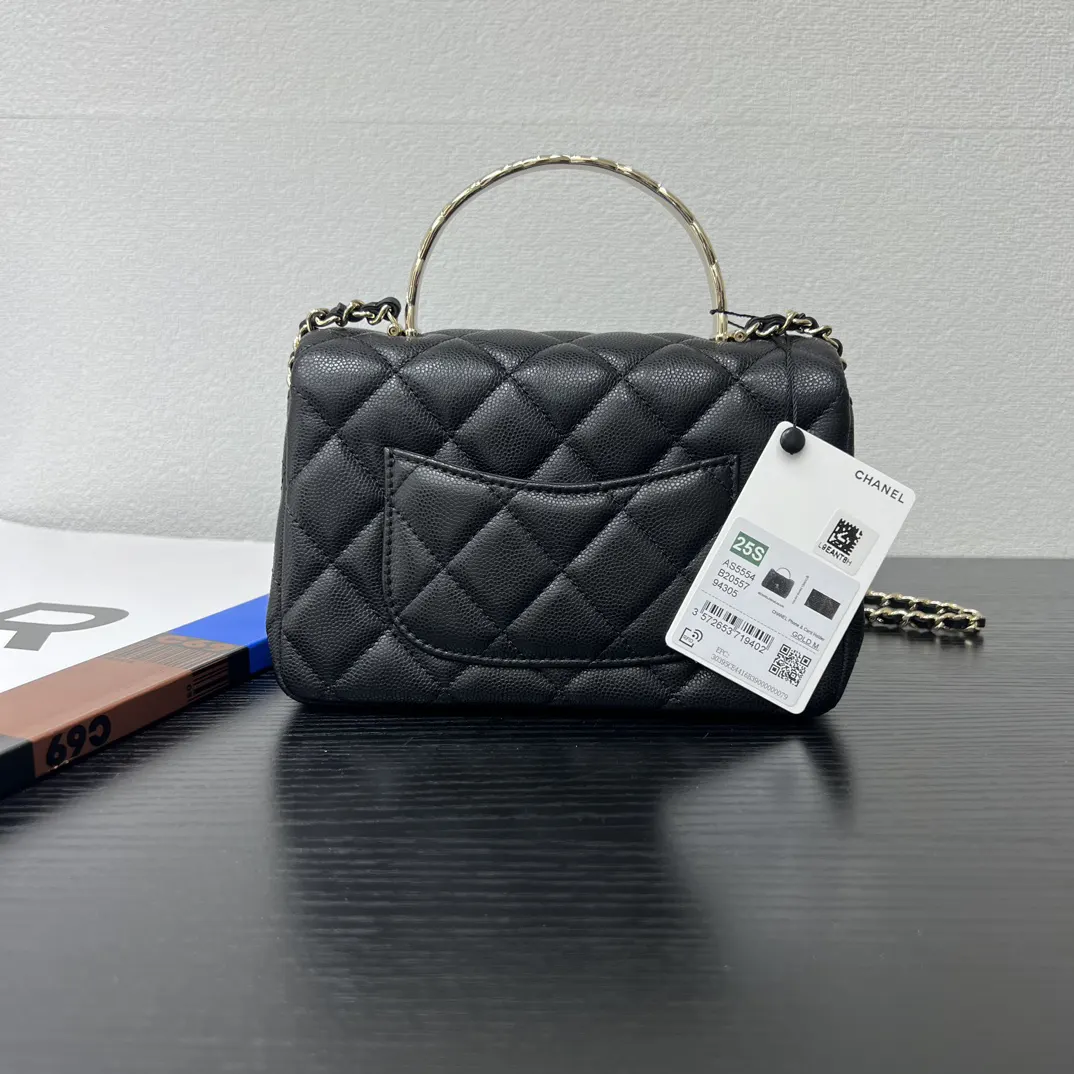 Chanel 黑色牛皮翻蓋鏈條包 金扣