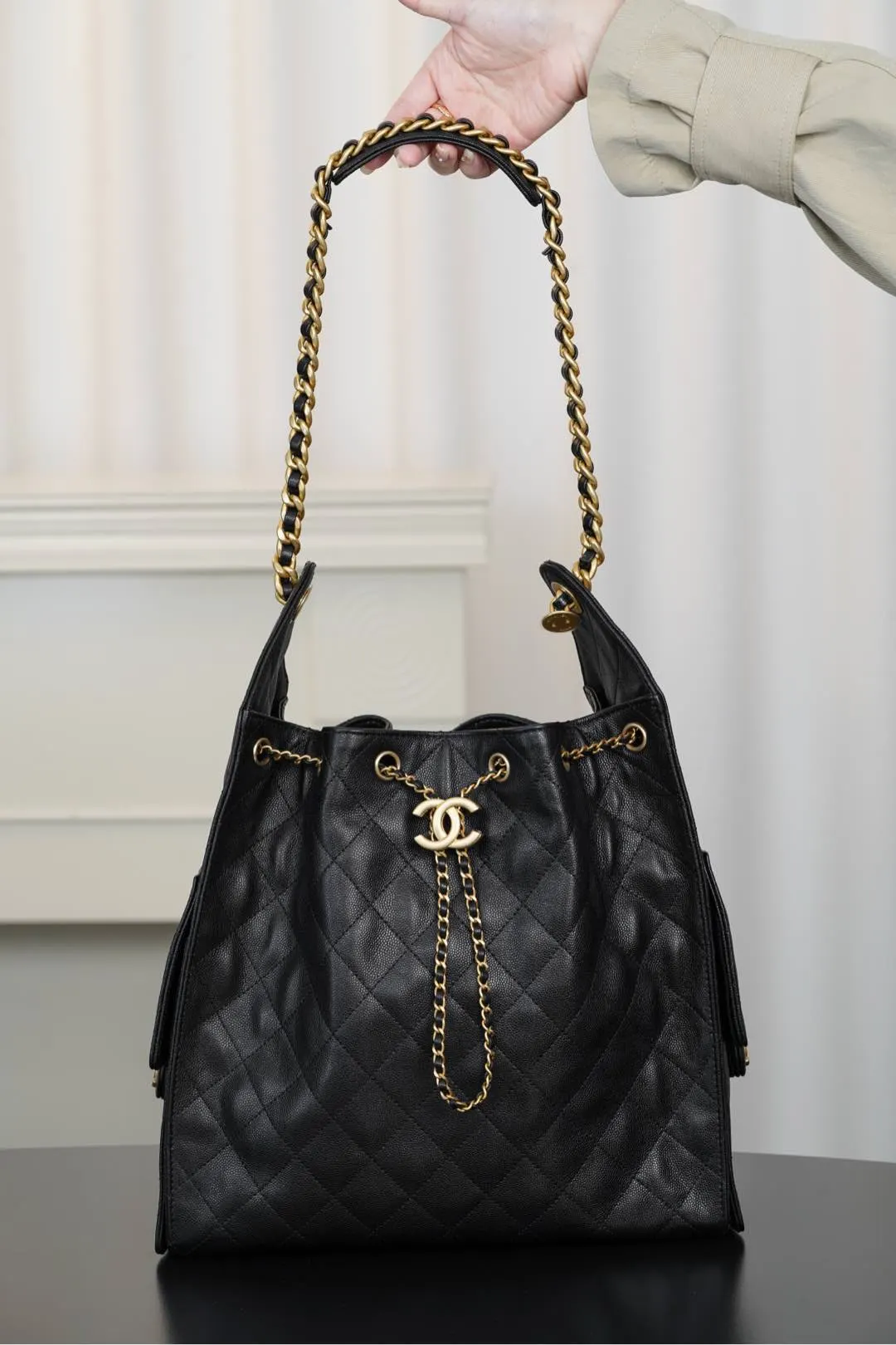CHANEL 抽绳水桶包 黑金鱼子酱 大 休闲水桶款