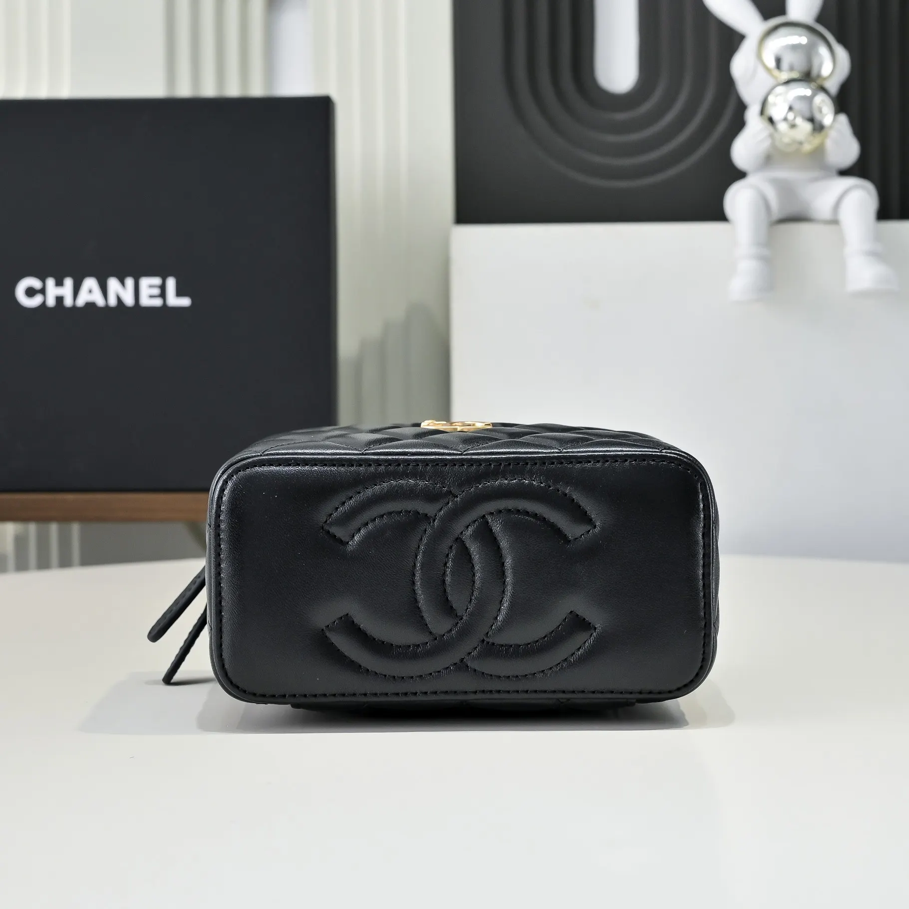 Chanel Cosmetic Pouch Vintage Fashion