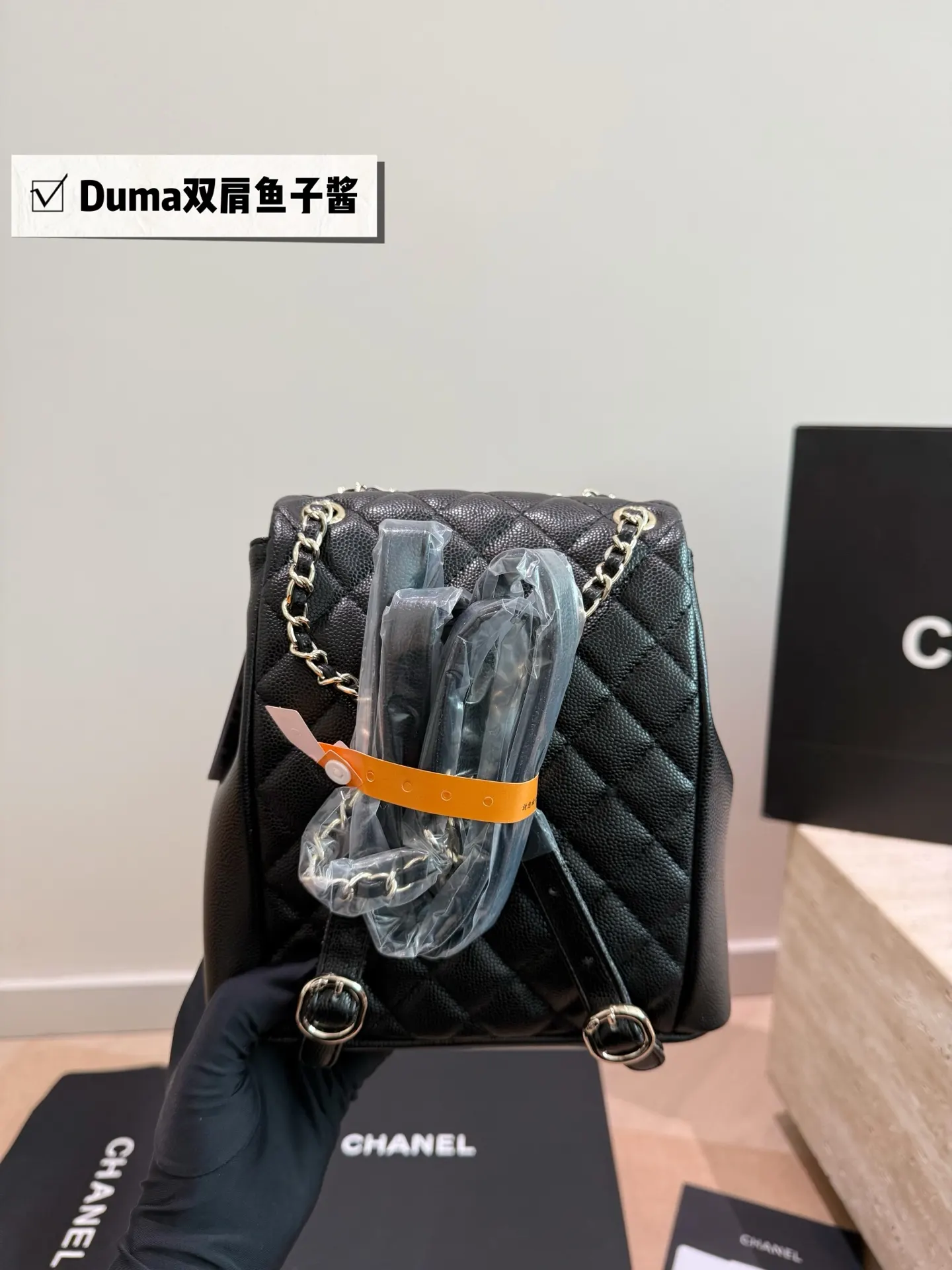 白色 金色 Duma 雙肩包 鱼子酱 浅金色五金 簡約优雅超有辨 实用雙肩款