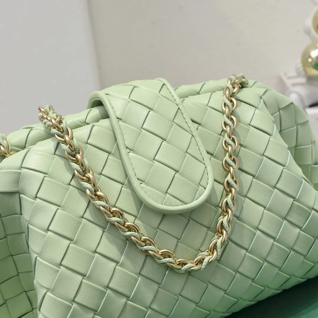 Bottega Veneta 羊皮 鏈條包 精致鏈條款