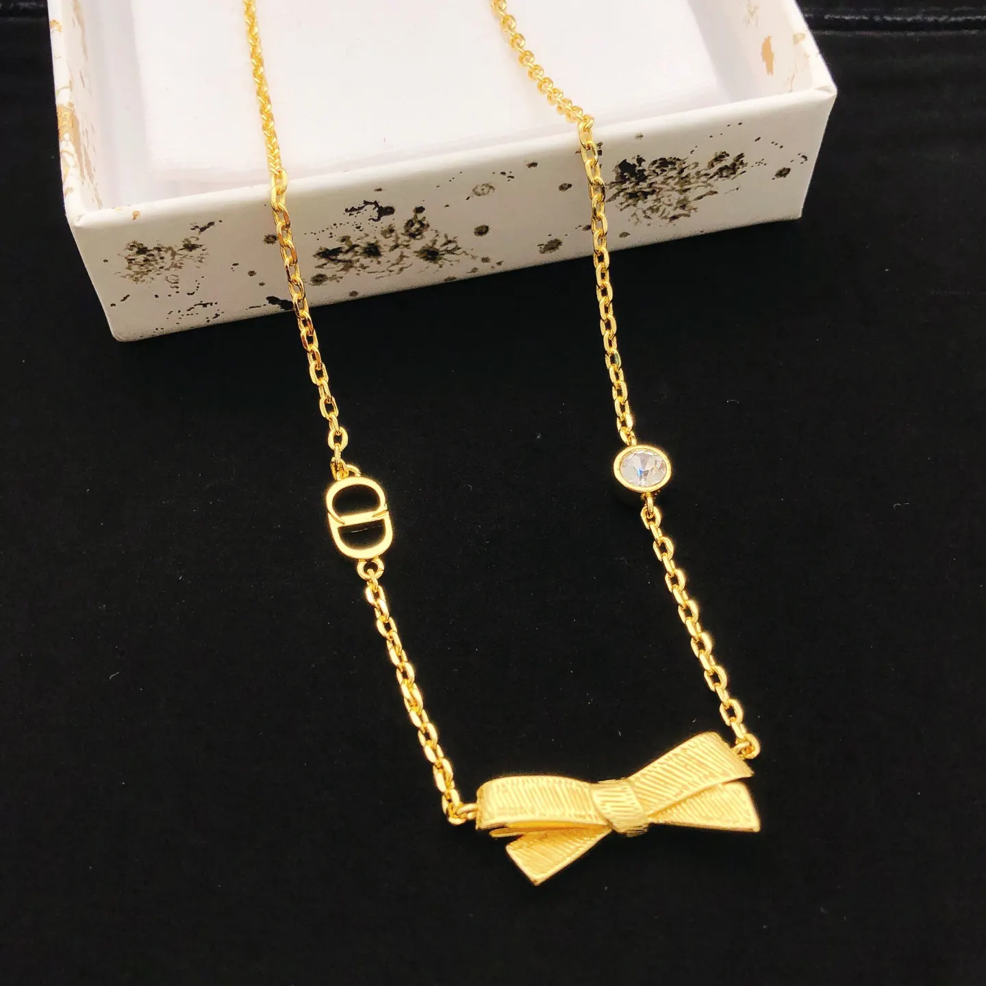 Dior 金色CD吊坠项链 精致