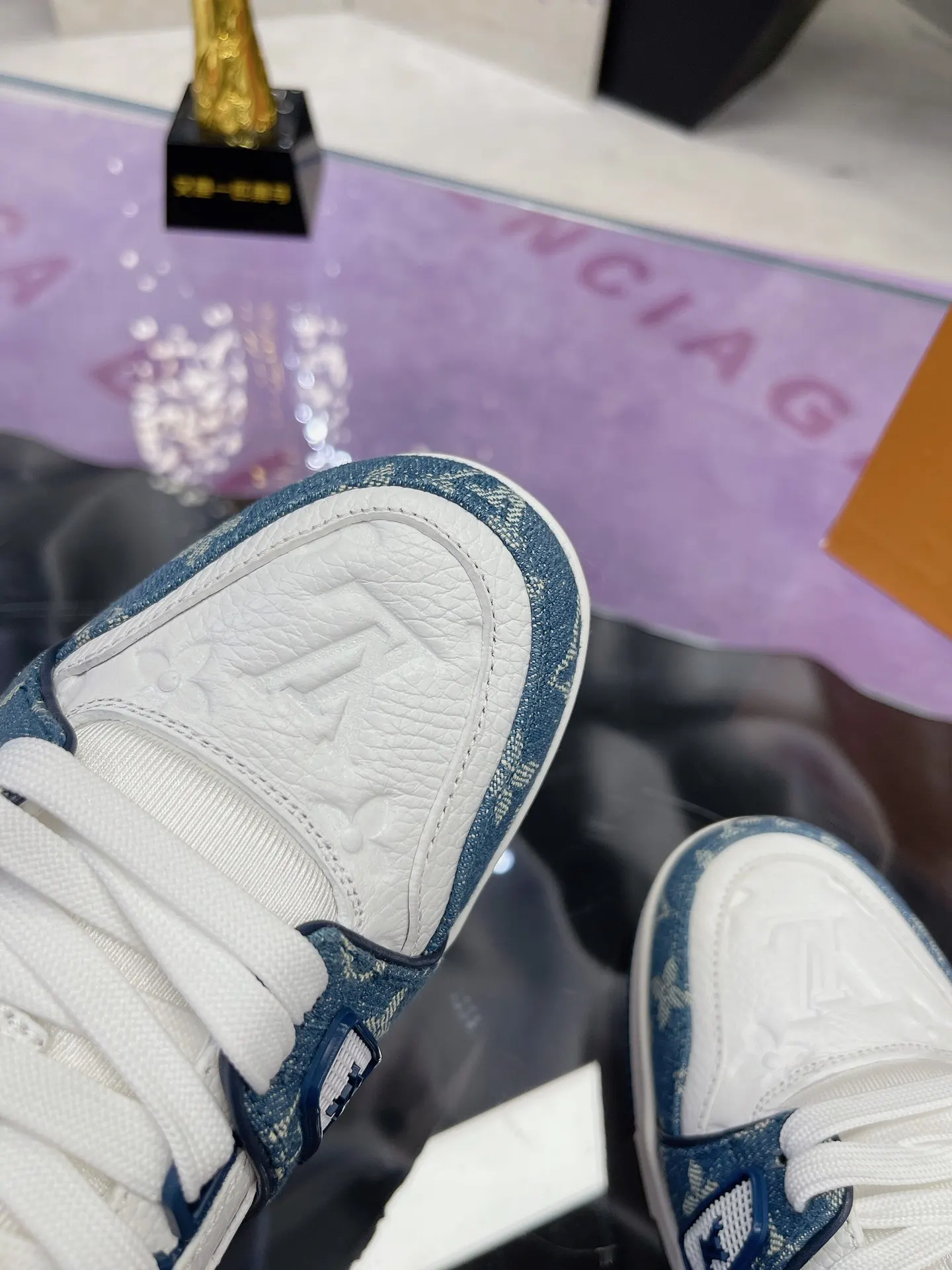 Louis Vuitton Sneakers