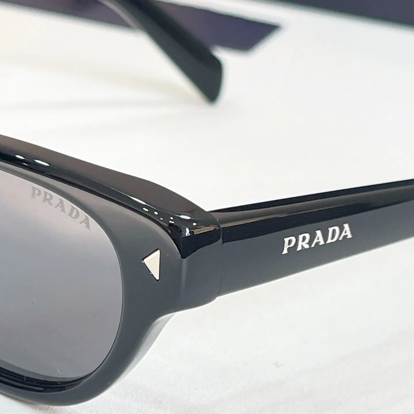 Prada SPR C08S 太阳镜