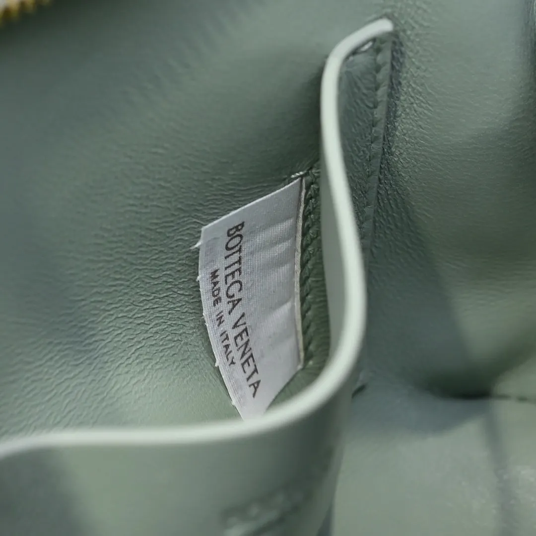 Bottega Veneta 腋下包 复古腋下背款