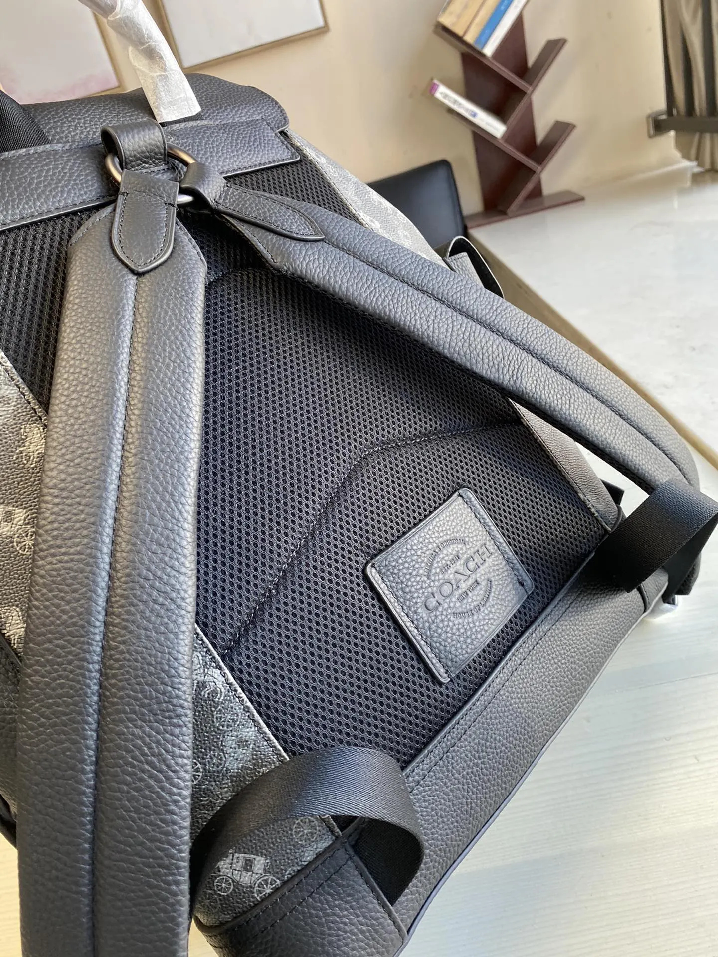 Coach 黑色 牛皮 男士雙肩包 书包 登山包 背包 旅行袋 大容量旅行款