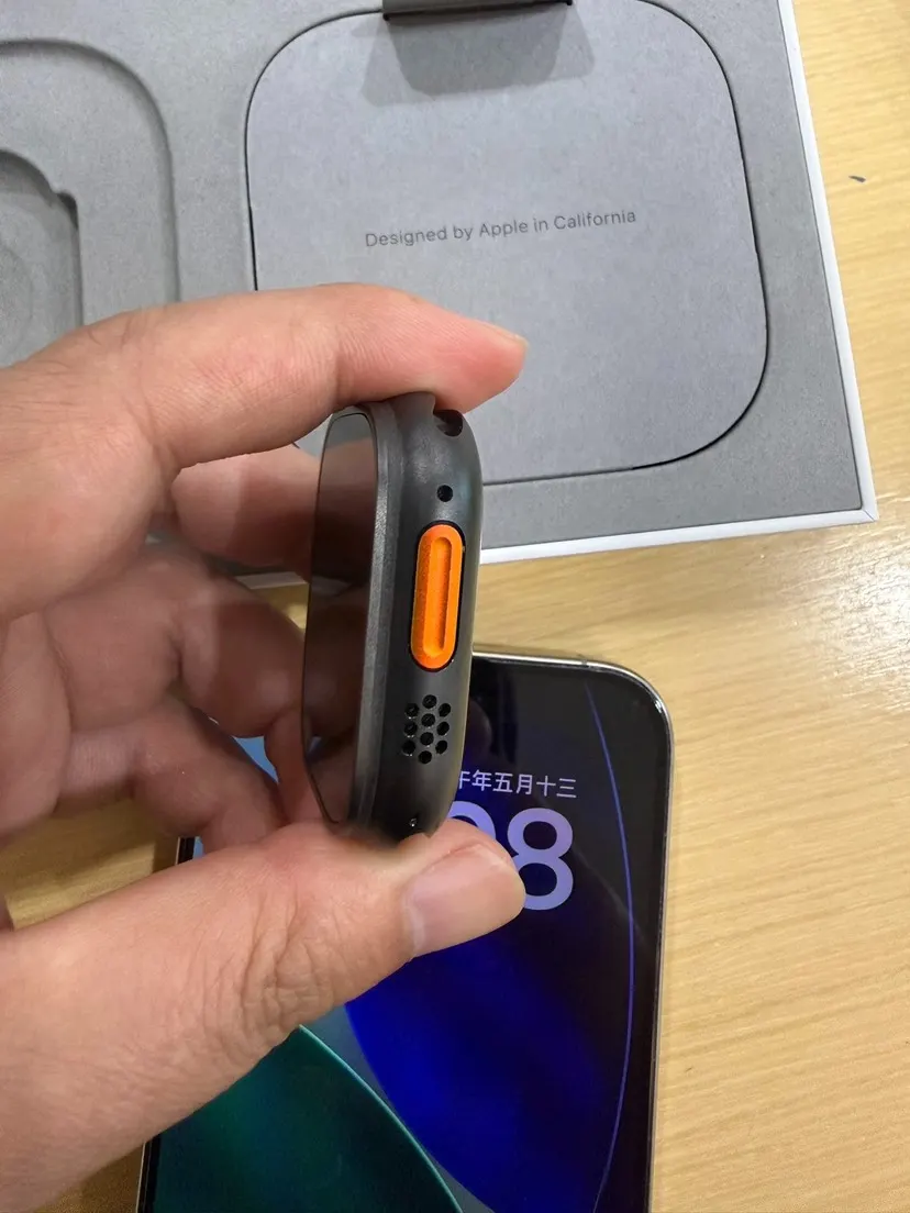 微信下单包邮 送 watch ult 手表 经典腕表款