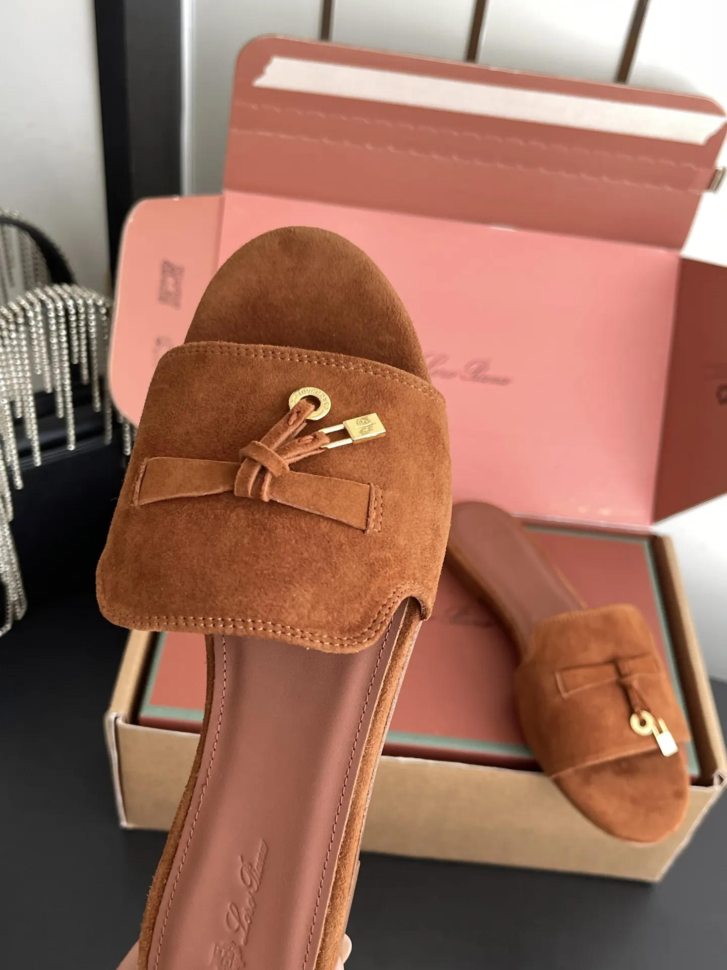 Loro Piana 拖鞋 轻便舒适款