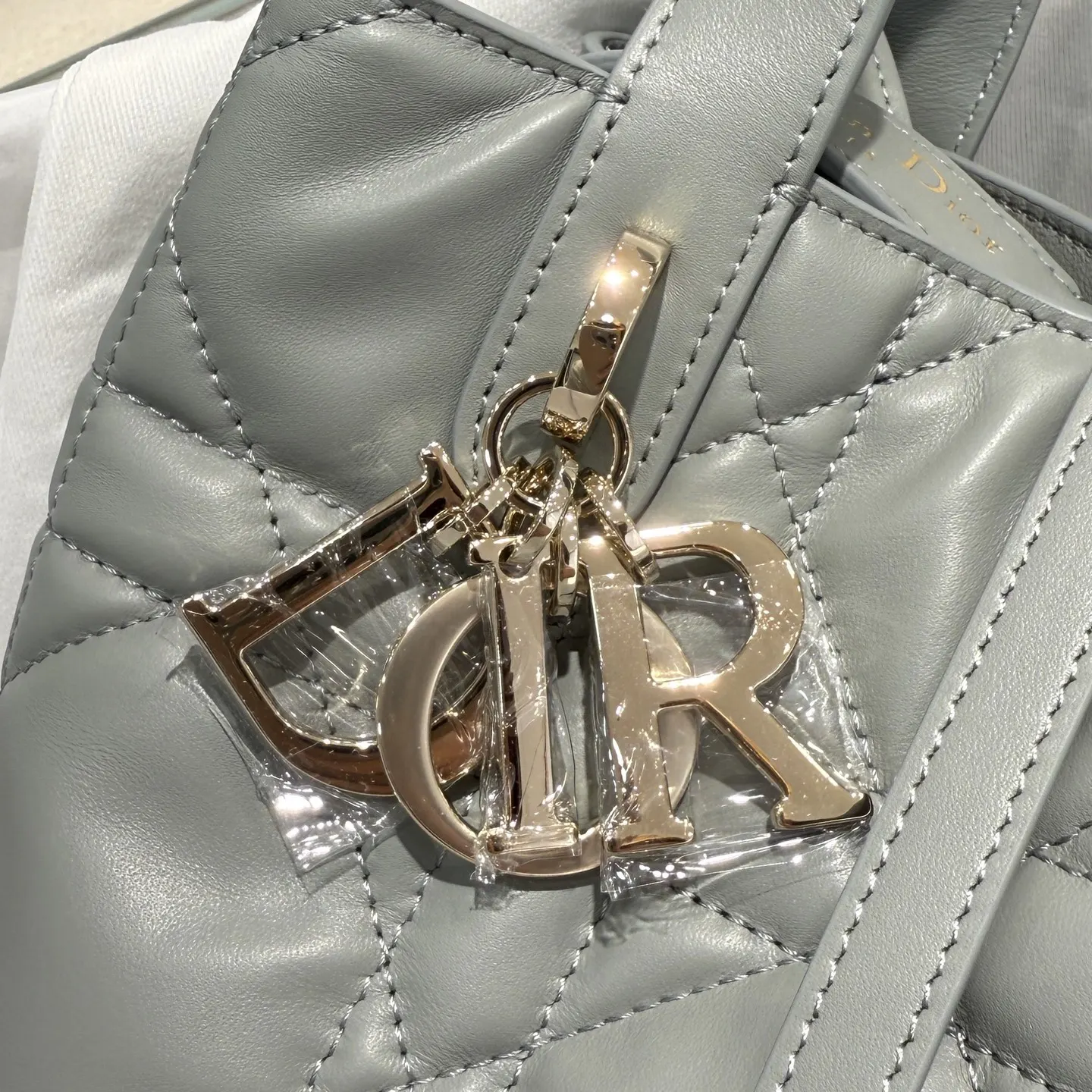 Dior Cannage藤格紋 灰色牛皮包包 手提斜挎 手提包(數字3) Dior Cannage藤格紋 灰色牛皮包包 手提斜挎 手提包(數字3)
