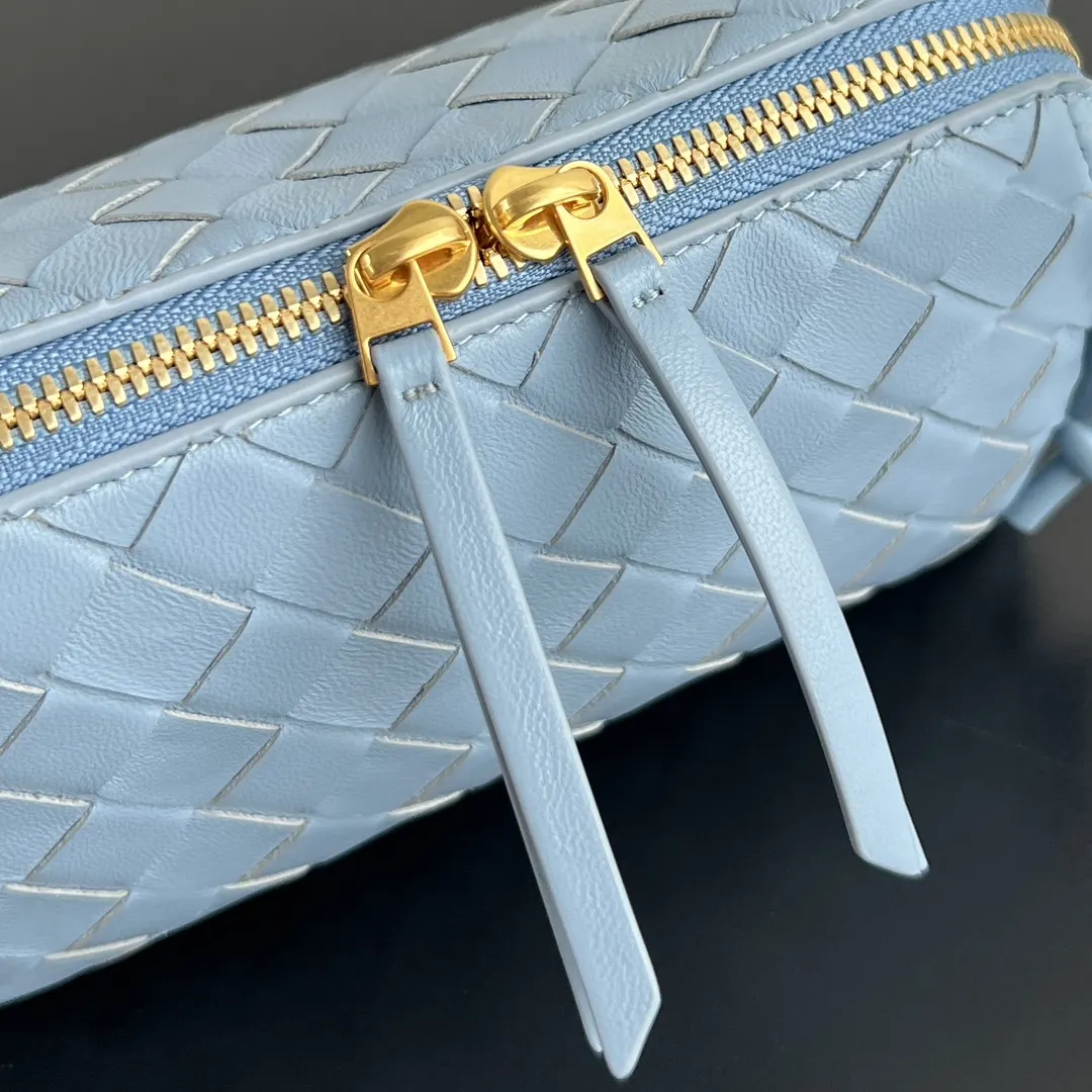Bottega Veneta 腋下包 复古腋下背款