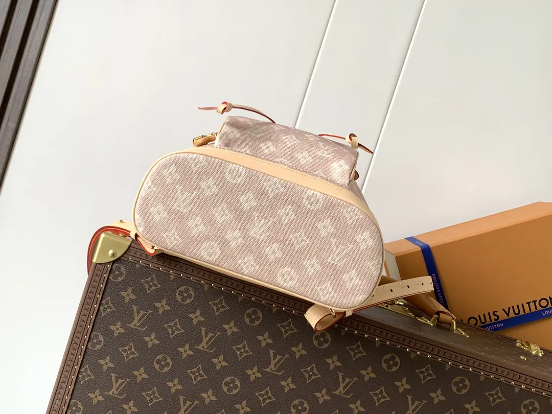 LV 牛皮 帆布包身搭 可拆卸猫咪造型钥匙包 充裕空间可收納日常 收納包 旅行收納款