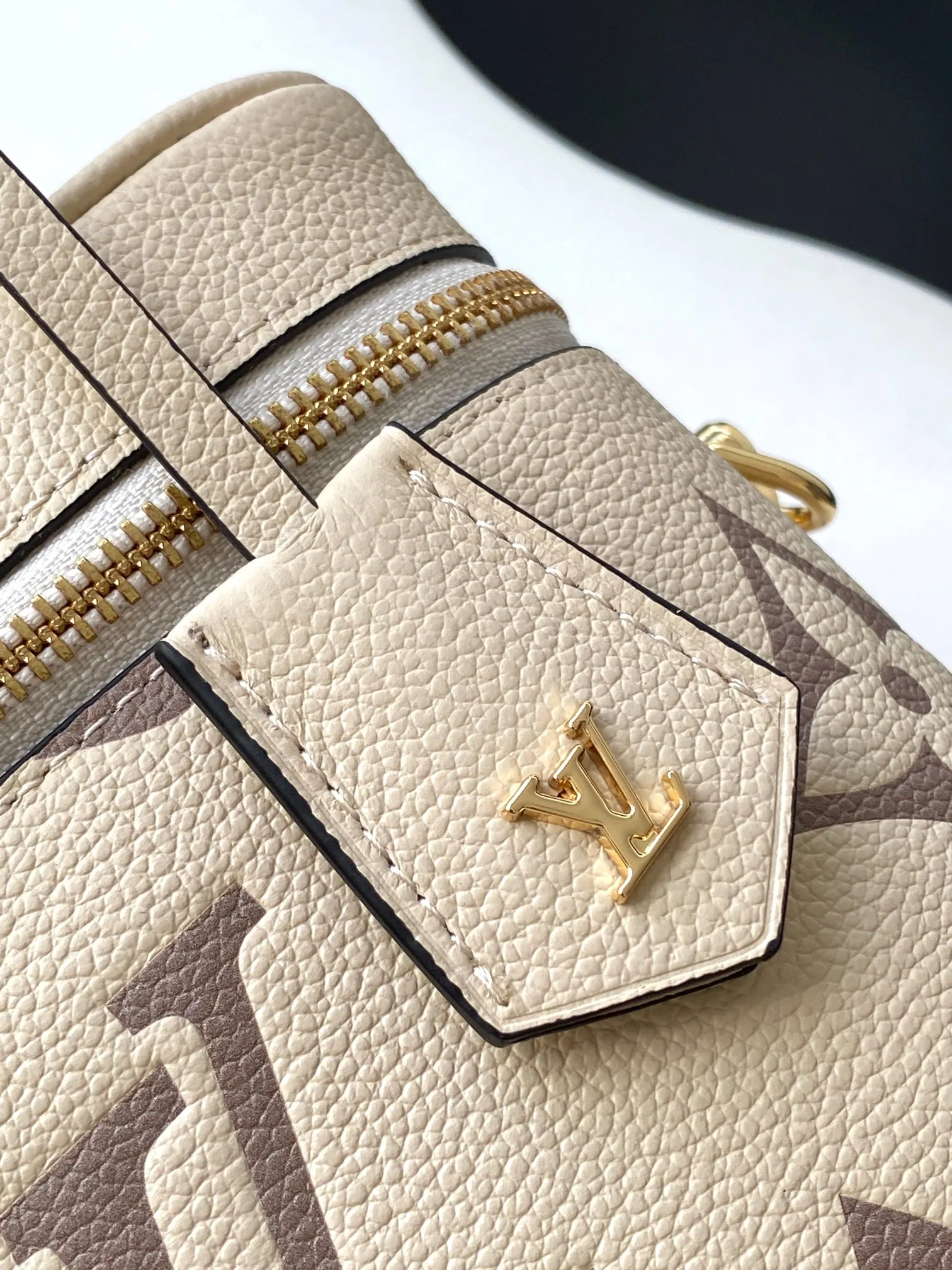 Black Gray Chain Bag