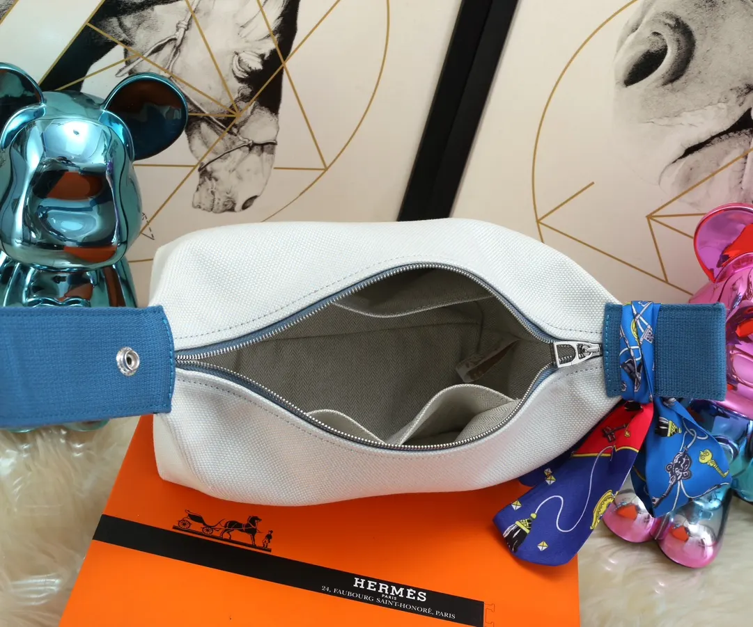 Cosmetic Pouch Image 9 Cosmetic Pouch Image 9