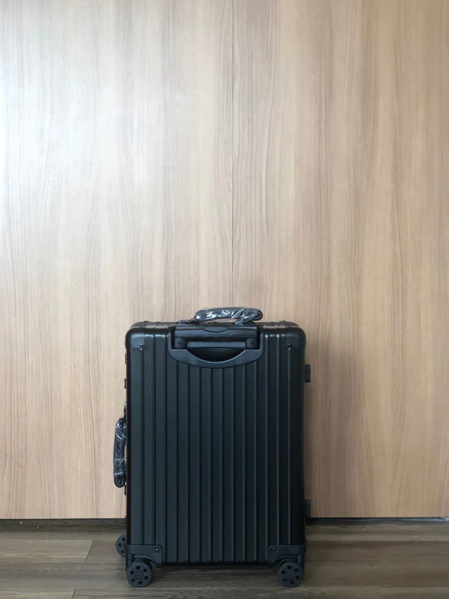 黑色 銀色 復古版全鋁镁合金 弹跳全鋁拉杆 全新一体 行李箱 旅行拉杆款 輕便出行款