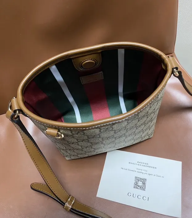 Gucci GG Emblem 水桶包 休閒水桶款