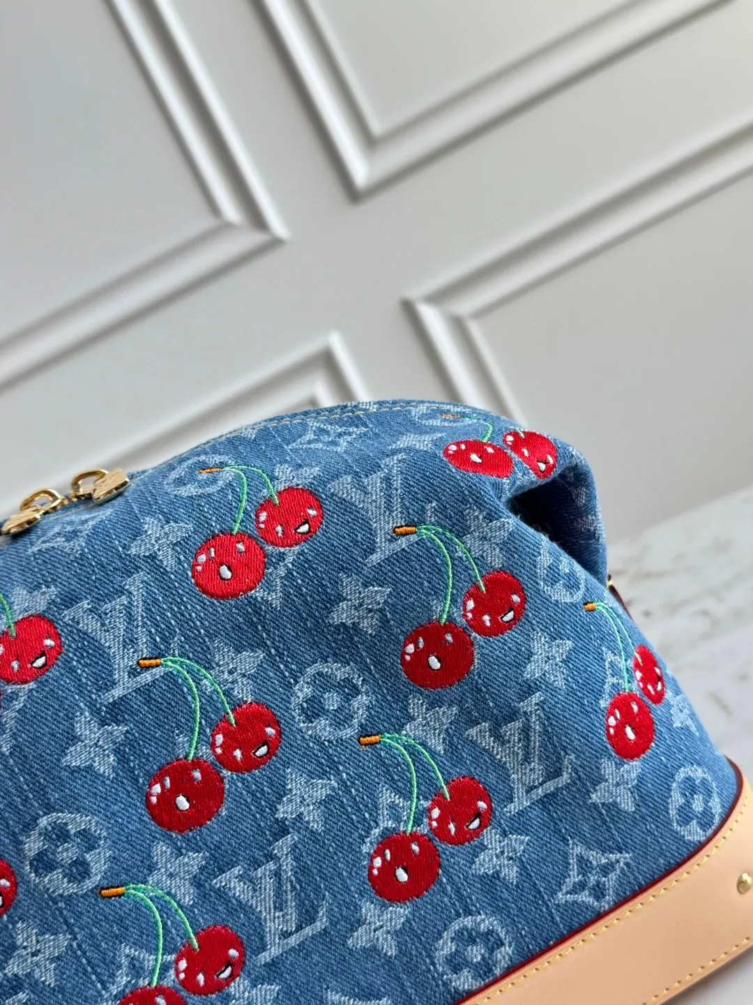 LV 金色 牛仔 Mo化妆包 便携收纳款