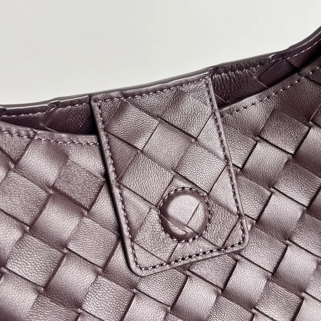 Bottega Veneta 羊皮 腋下包 復古腋下背款