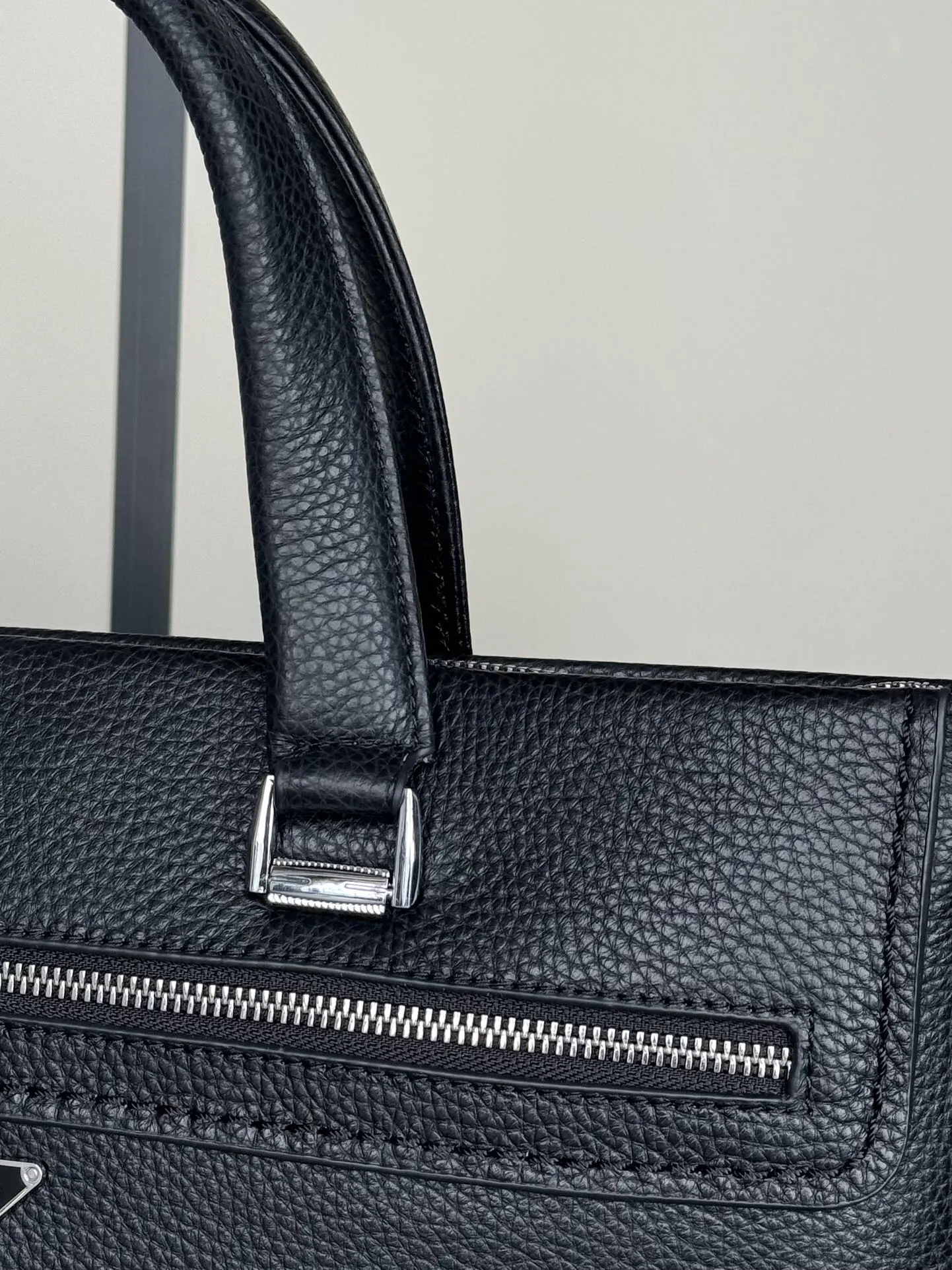 Prada 黑色 小牛皮 公文包 商務通勤款
