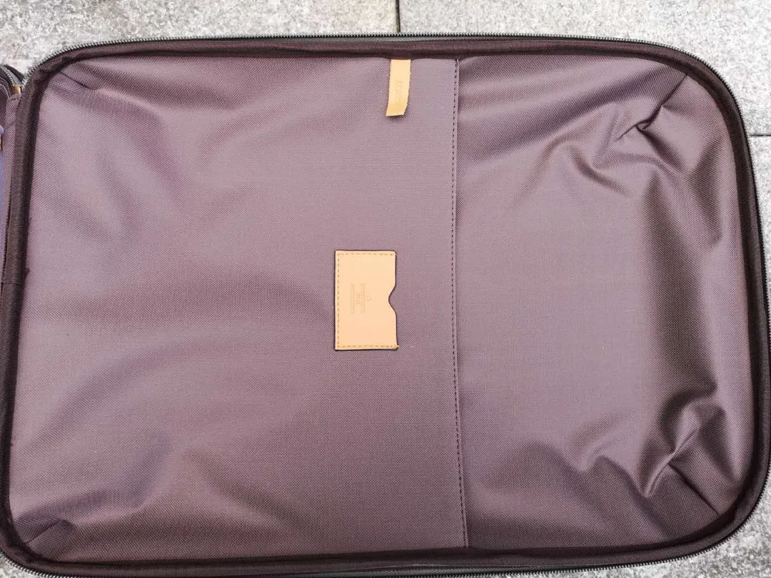 LV 產品 实 行李箱 旅行拉杆款 輕便出行款