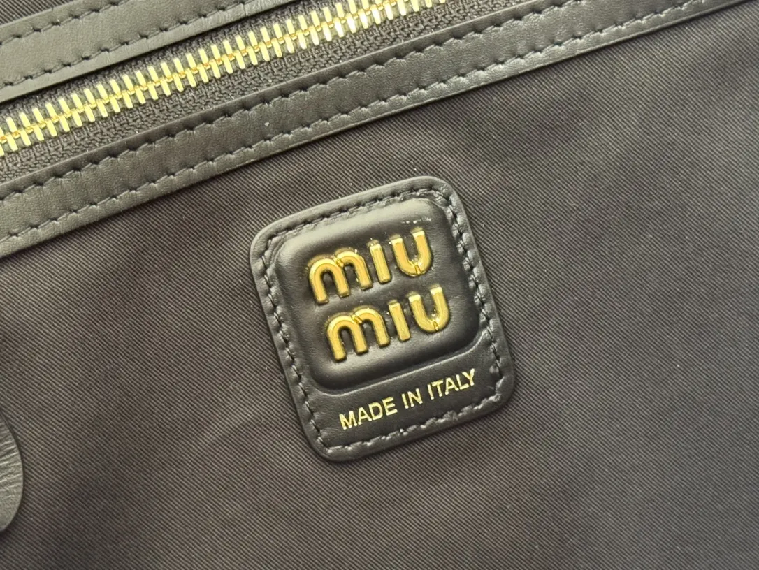Miu 金色 牛皮 托特包 大容量托特款(數字9) Miu 金色 牛皮 托特包 大容量托特款(數字9)