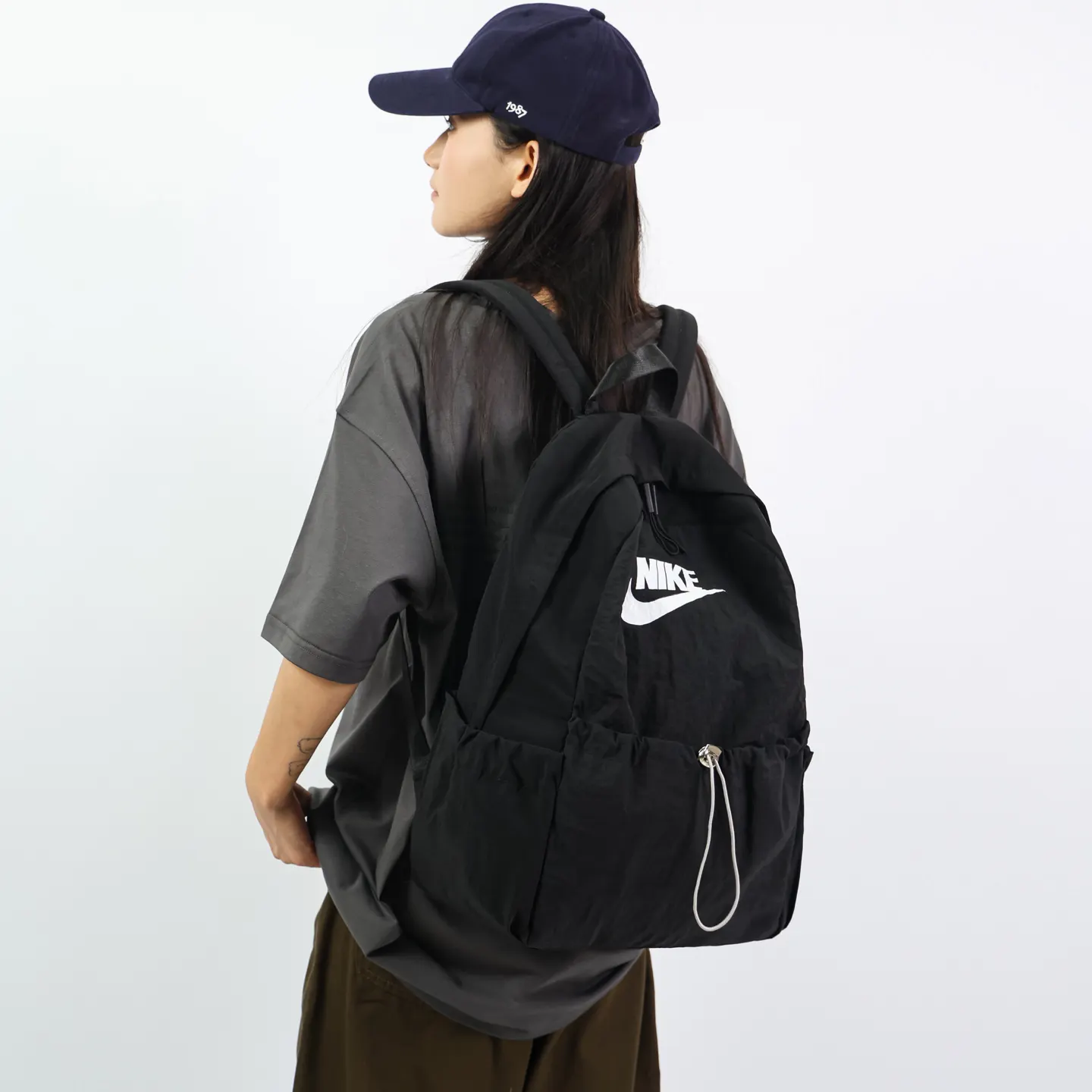 NIKE耐克 男女同款簡約百搭休閒時尚運動輕便 雙肩包 实用雙肩款