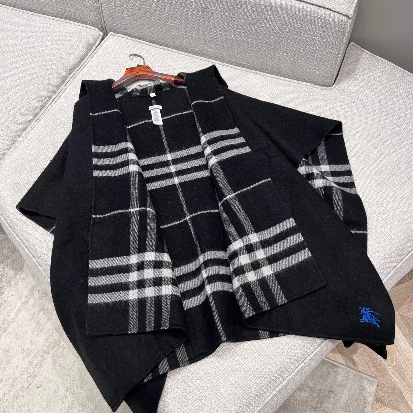 Burberry 黑色 羊绒 格纹 马术 帽子 日常造型款