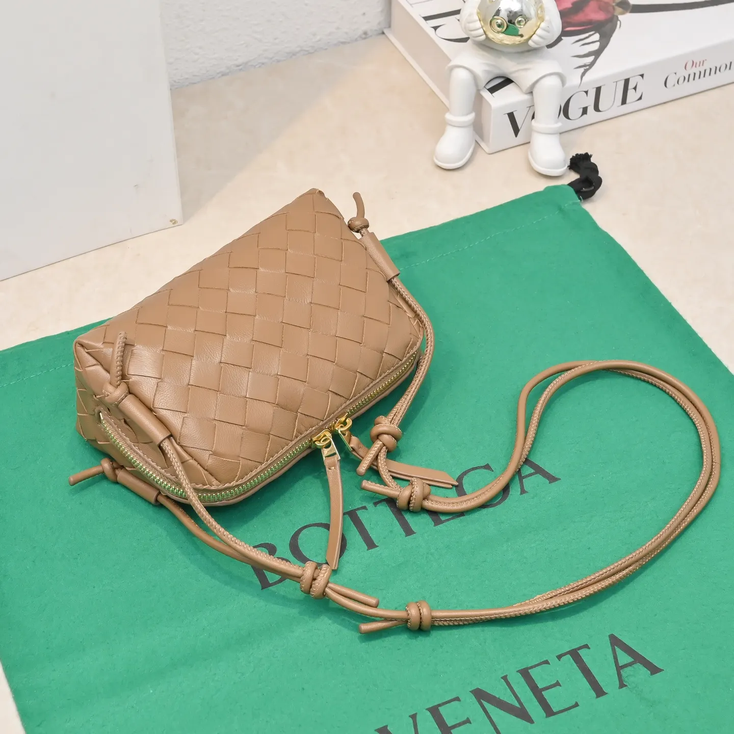 Bottega Veneta 腋下包 復古腋下背款