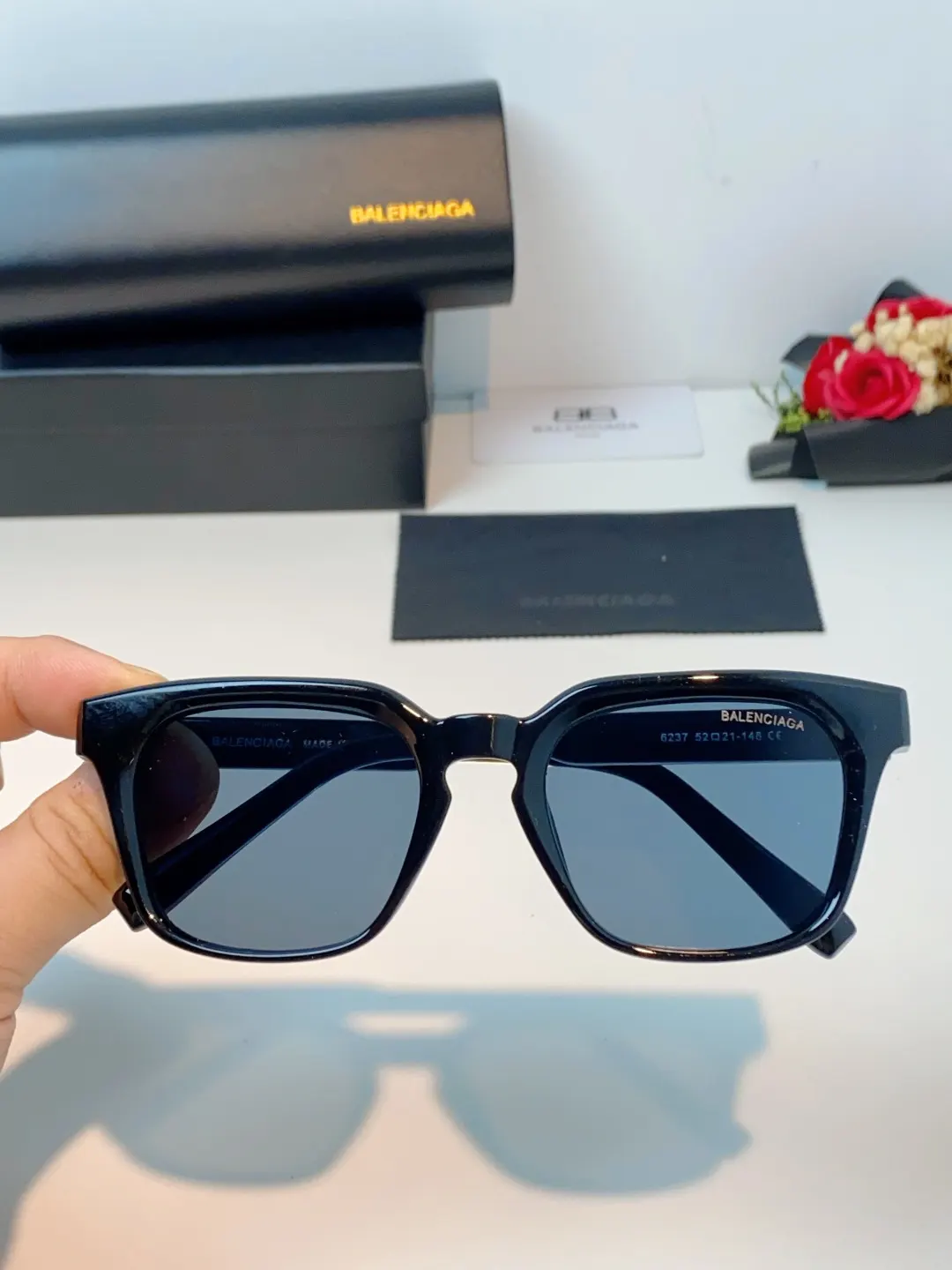 Balenciaga 太阳镜 精致搭配