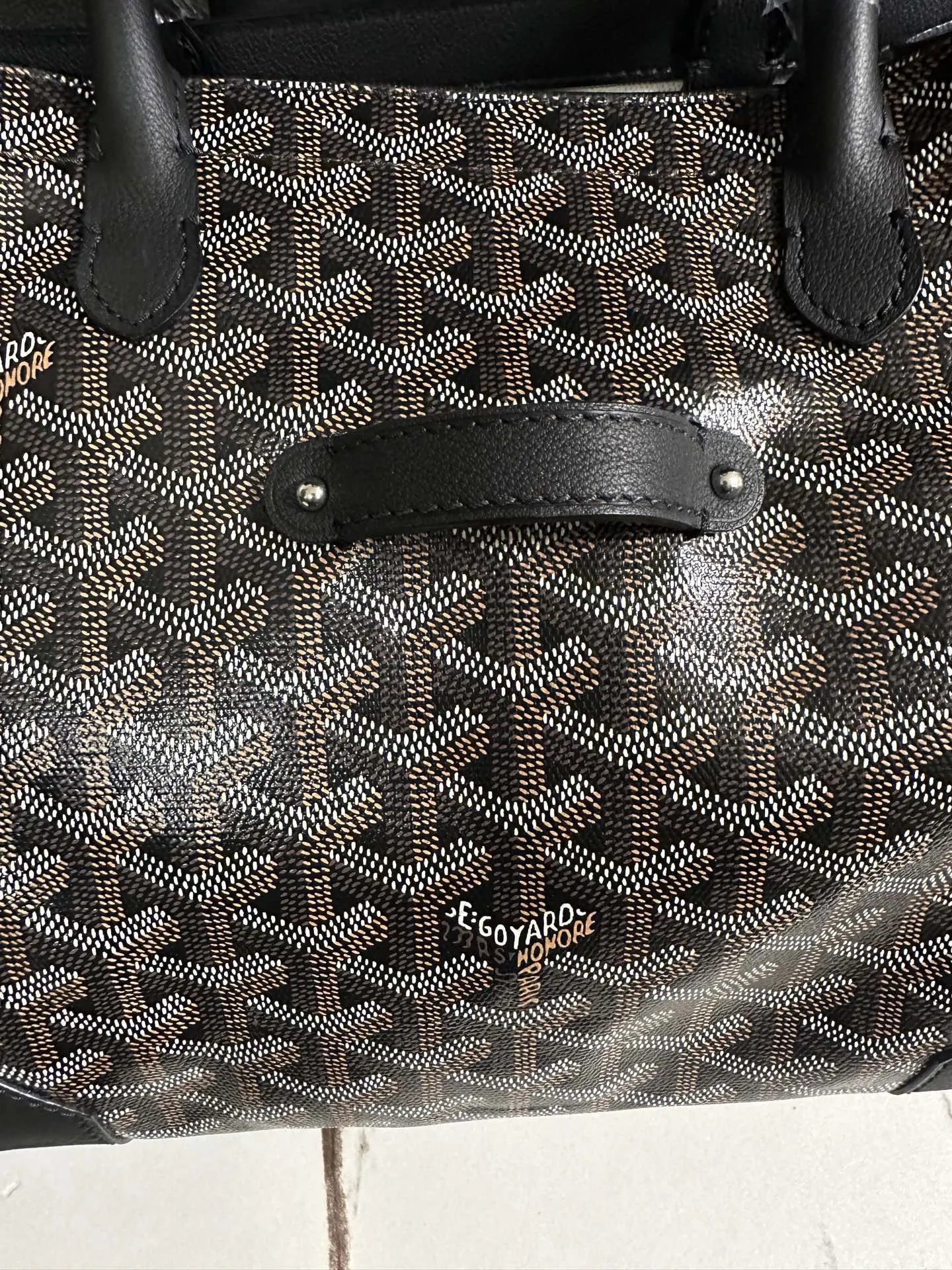 Goyard 小牛皮 无论包是打开还是合上 在内还是在外 它都能与女性生活 托特包 大容量托特款