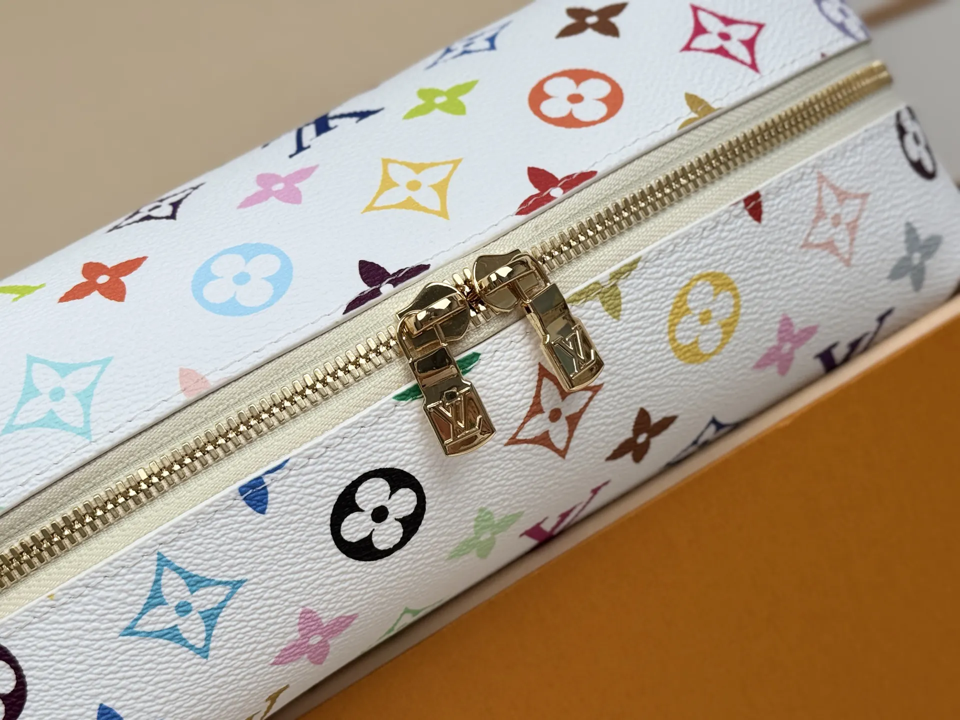 Cosmetic Pouch Travel Leather