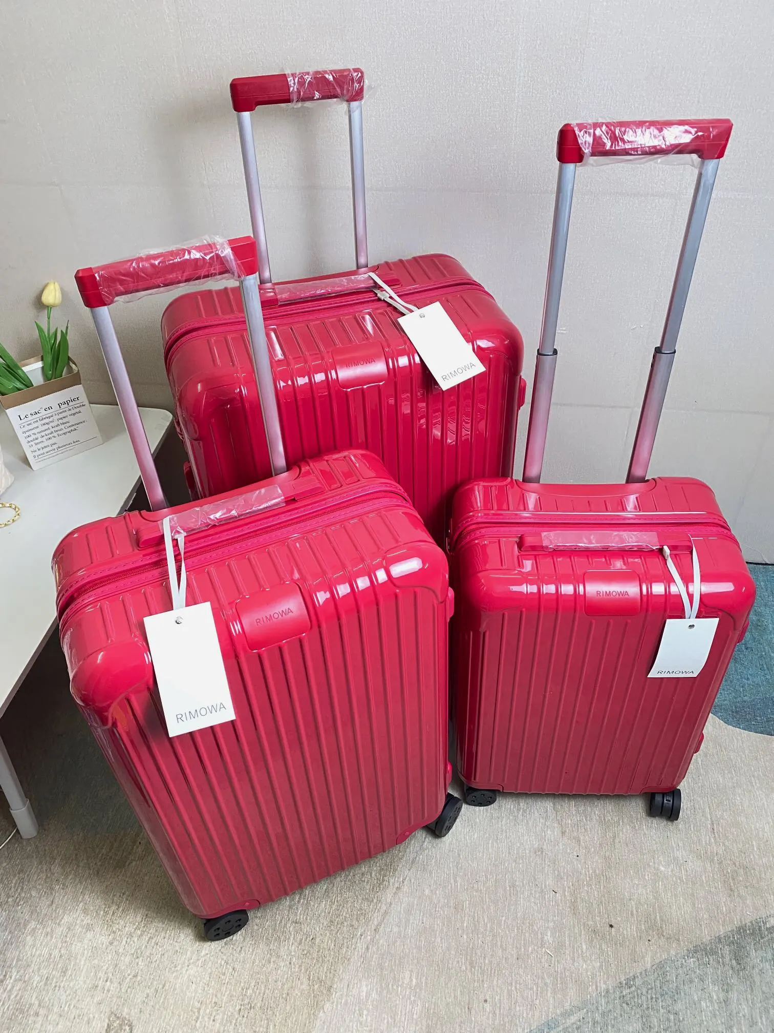 黑色 白色 旅行箱 拉杆箱 登机箱 RIMOWA 日默瓦Esse 行李箱 旅行拉杆款 輕便出行款