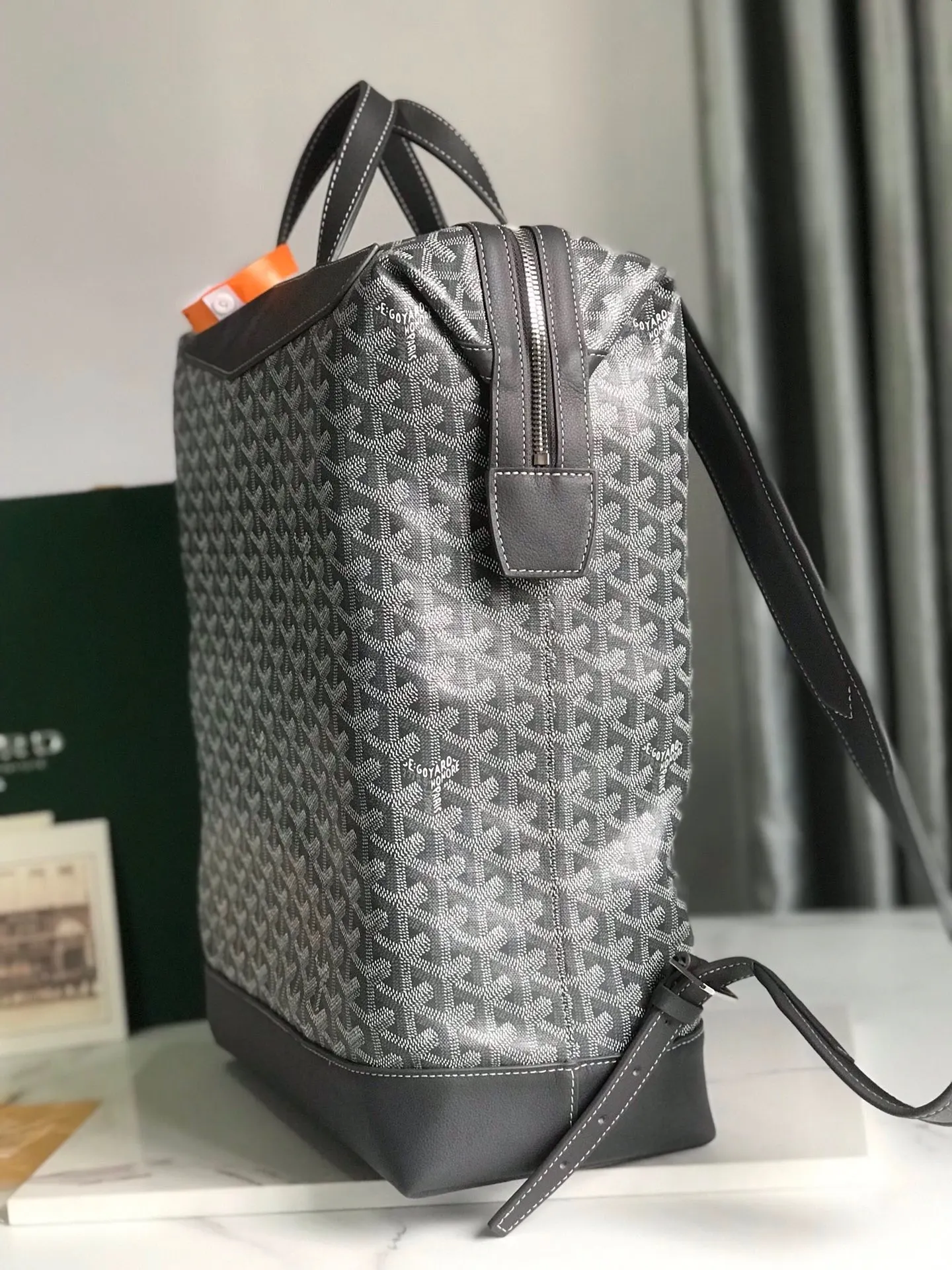 黑色 棕色 小牛皮 Cisain 雙肩包是标志性Ain背包的再发 实用雙肩款