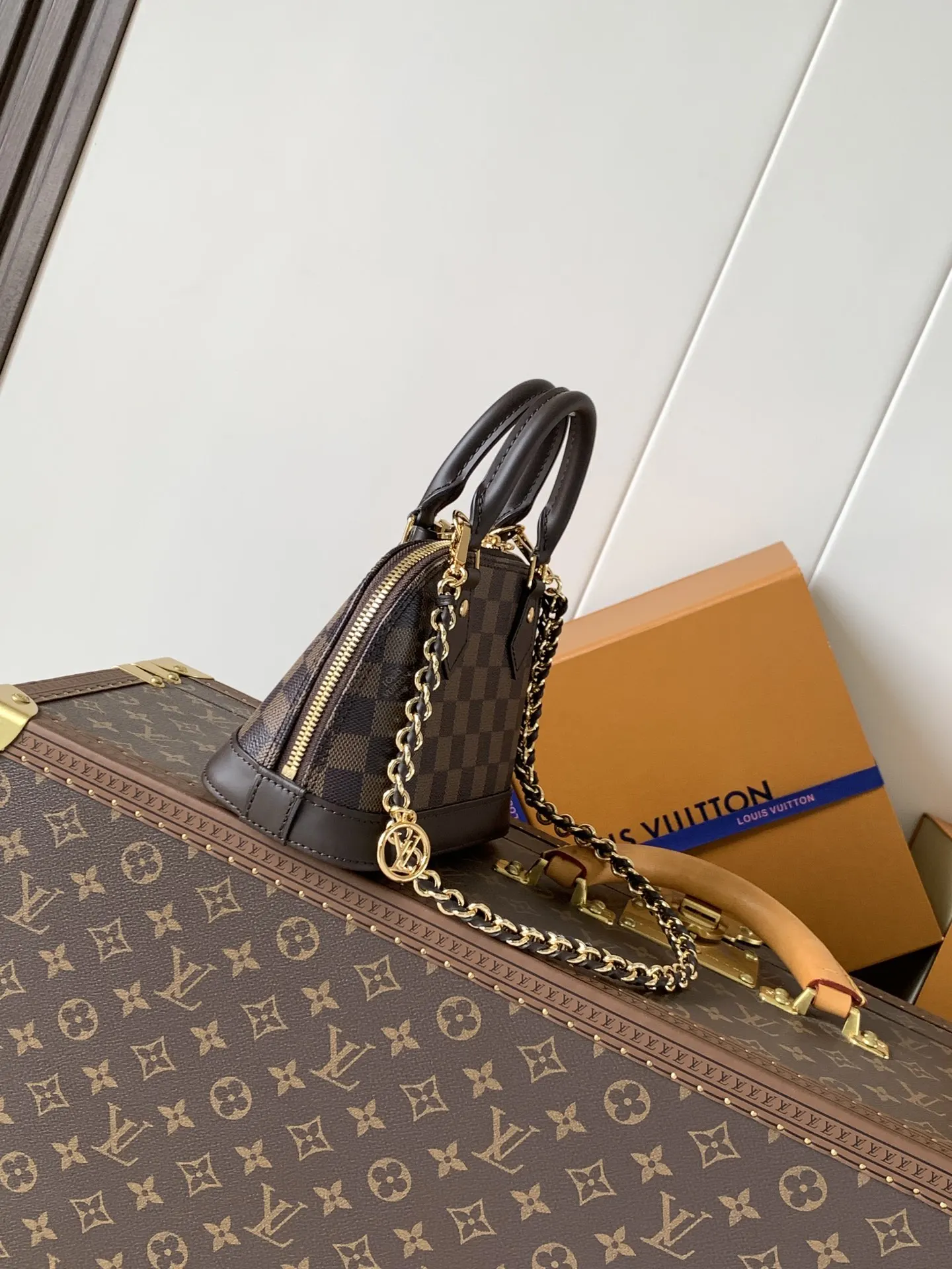 Louis Vuitton Monogram Chain Bag Leather