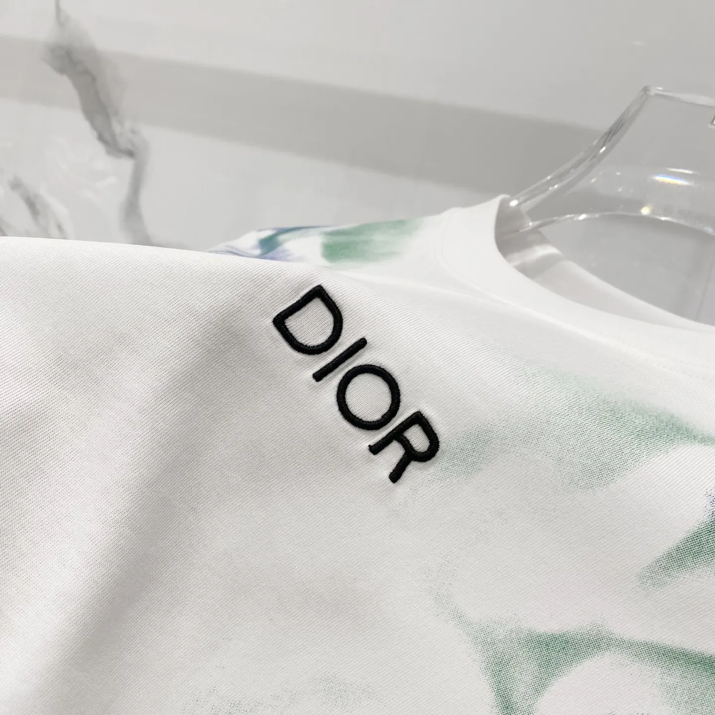 Dior 白色花卉印花短袖T恤 清新休闲款