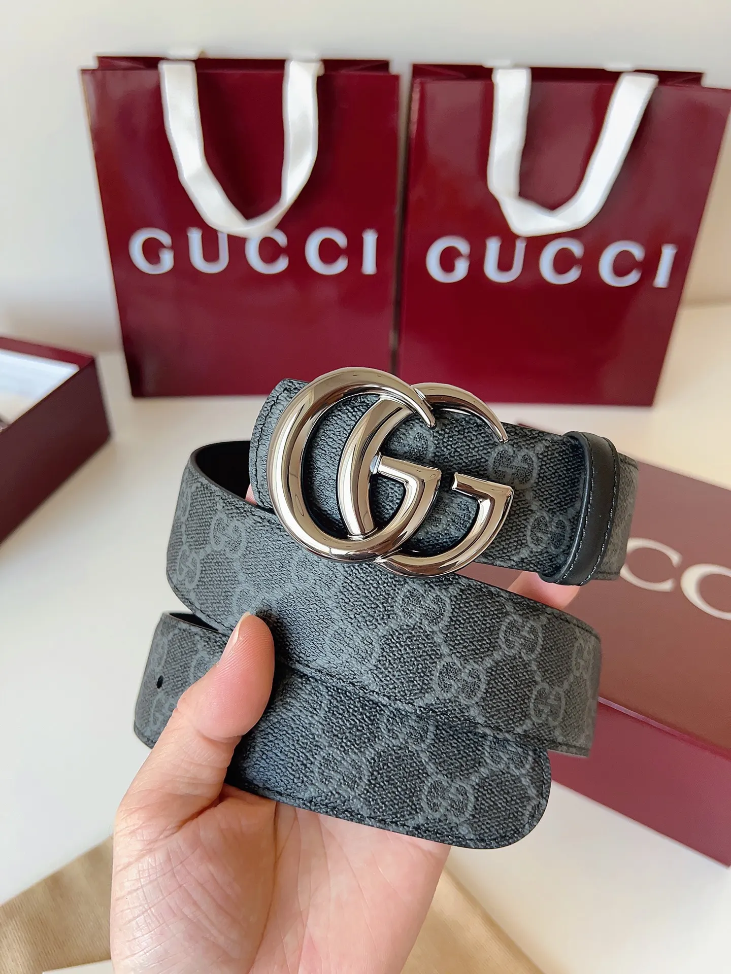 Gucci Double G 双G扣牛皮腰带