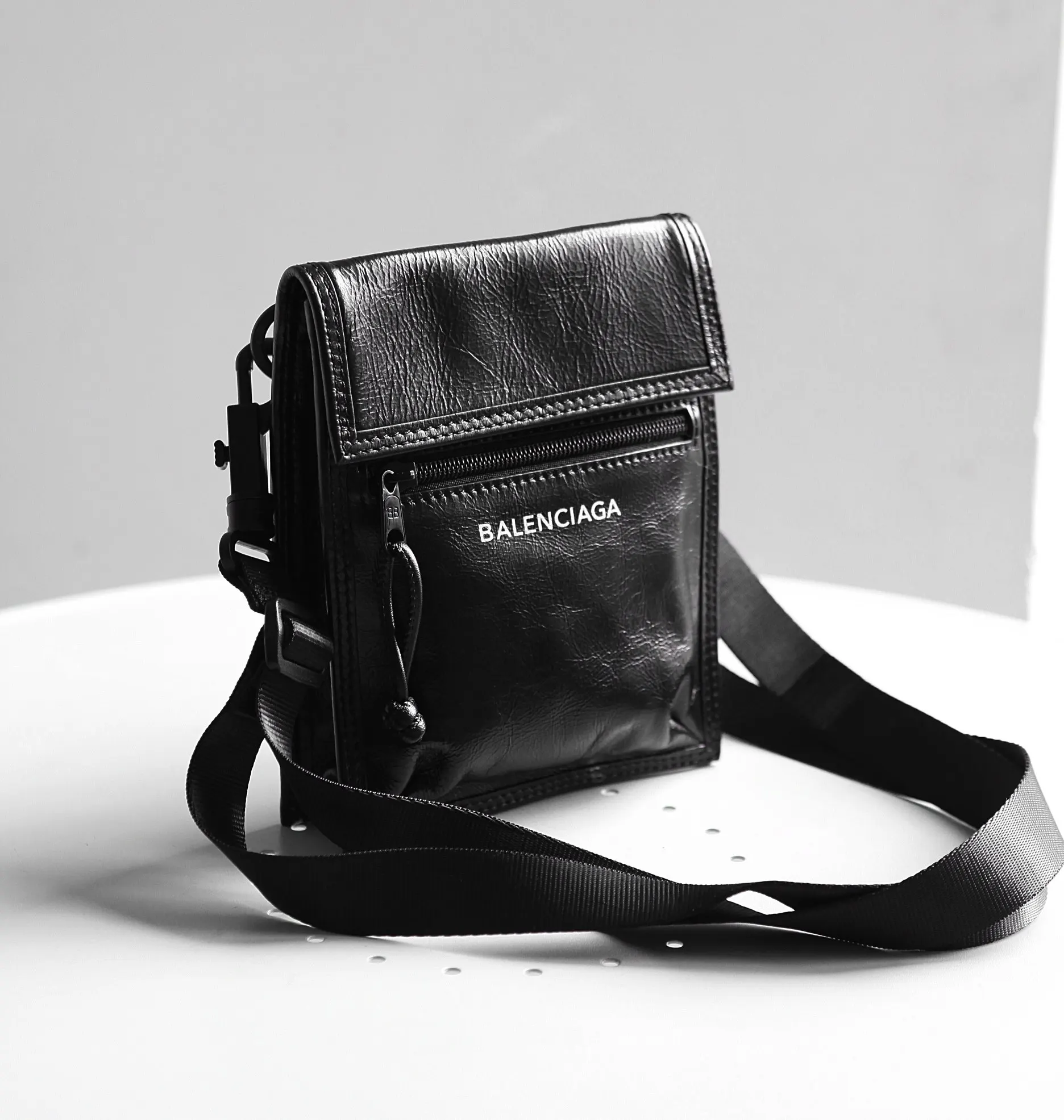 Balenciaga 單肩包 日常搭配(數字2) Balenciaga 單肩包 日常搭配(數字2)