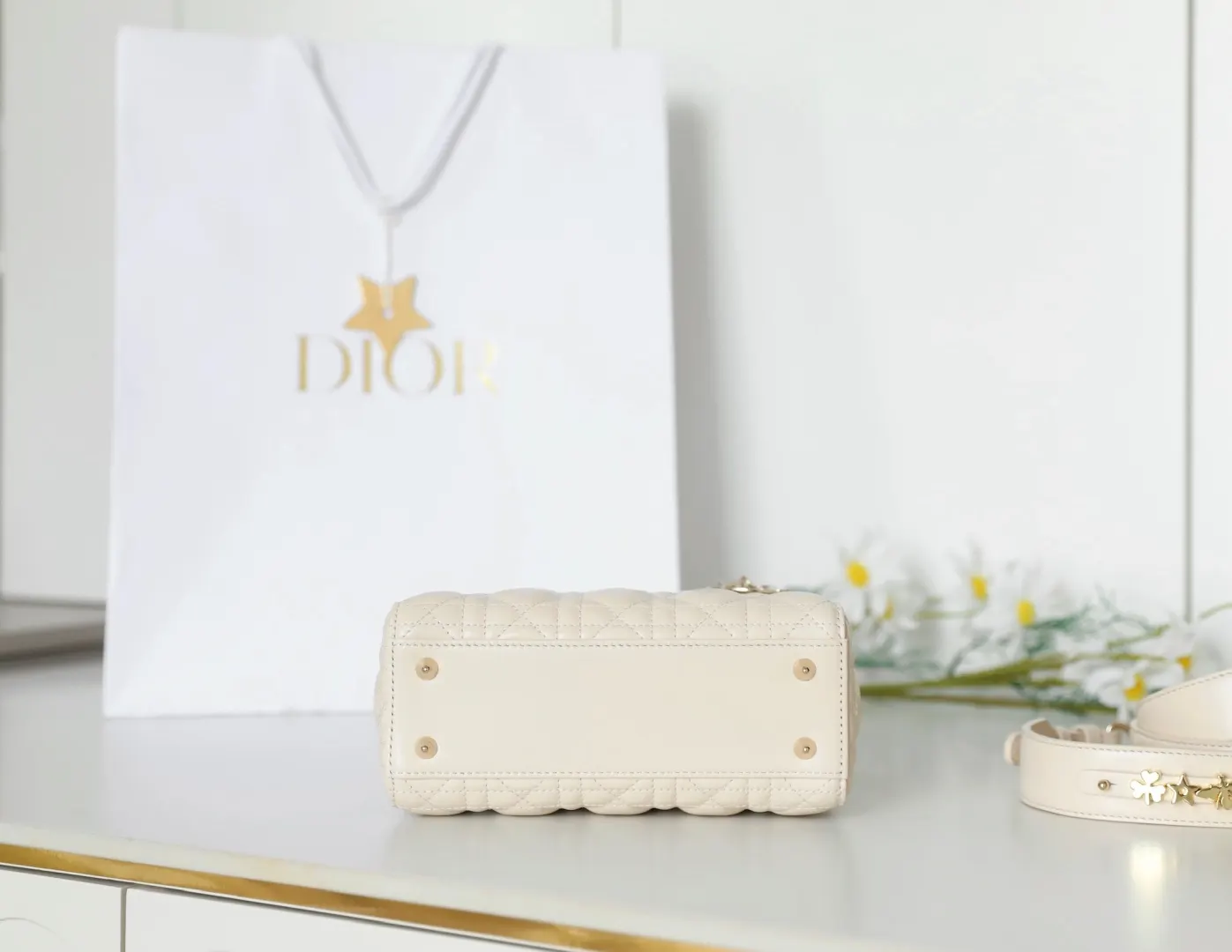 Dior Cannage藤格纹 象牙白羊皮链条包 手提斜挎