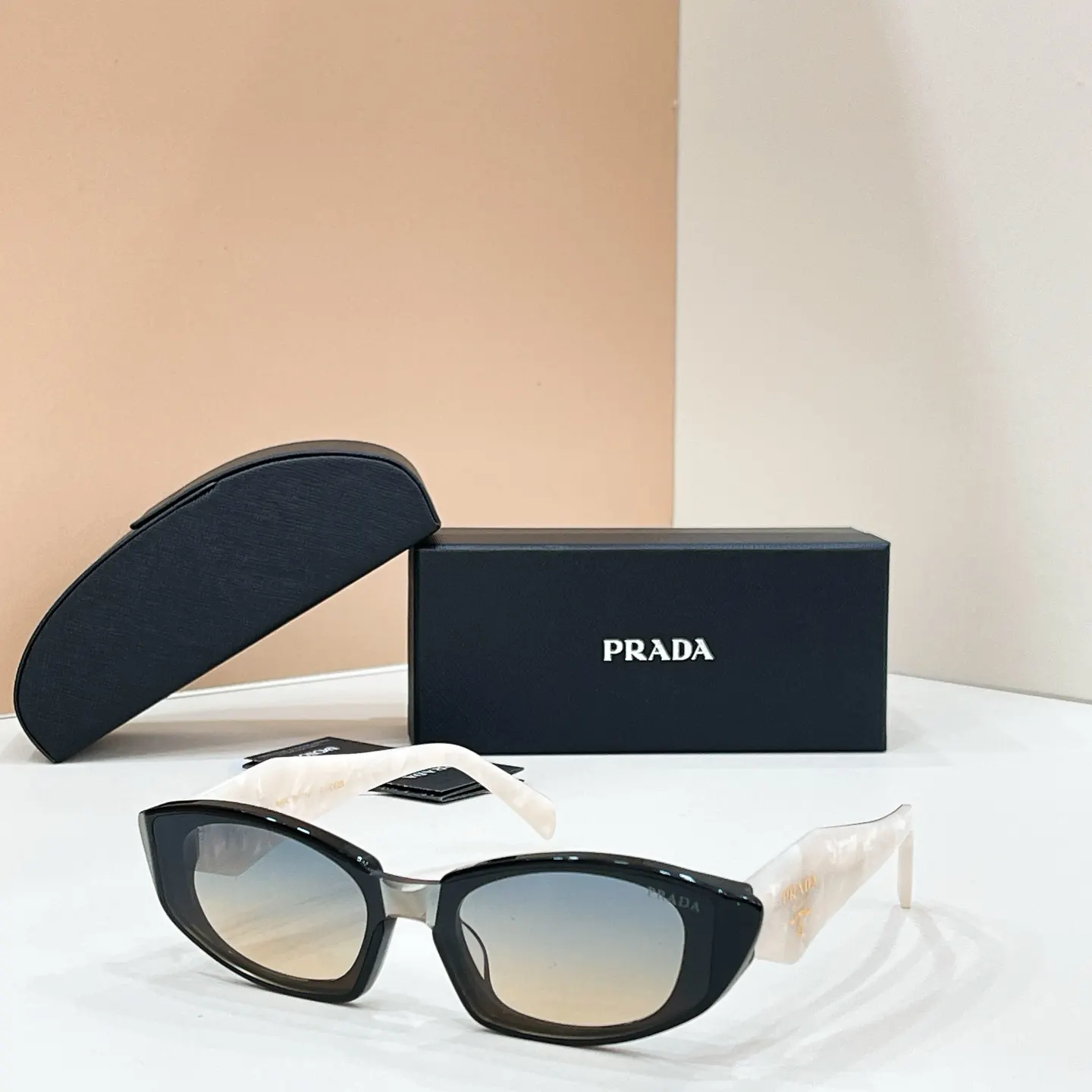 PRADA PR 2150S 太阳眼镜 时尚遮阳款