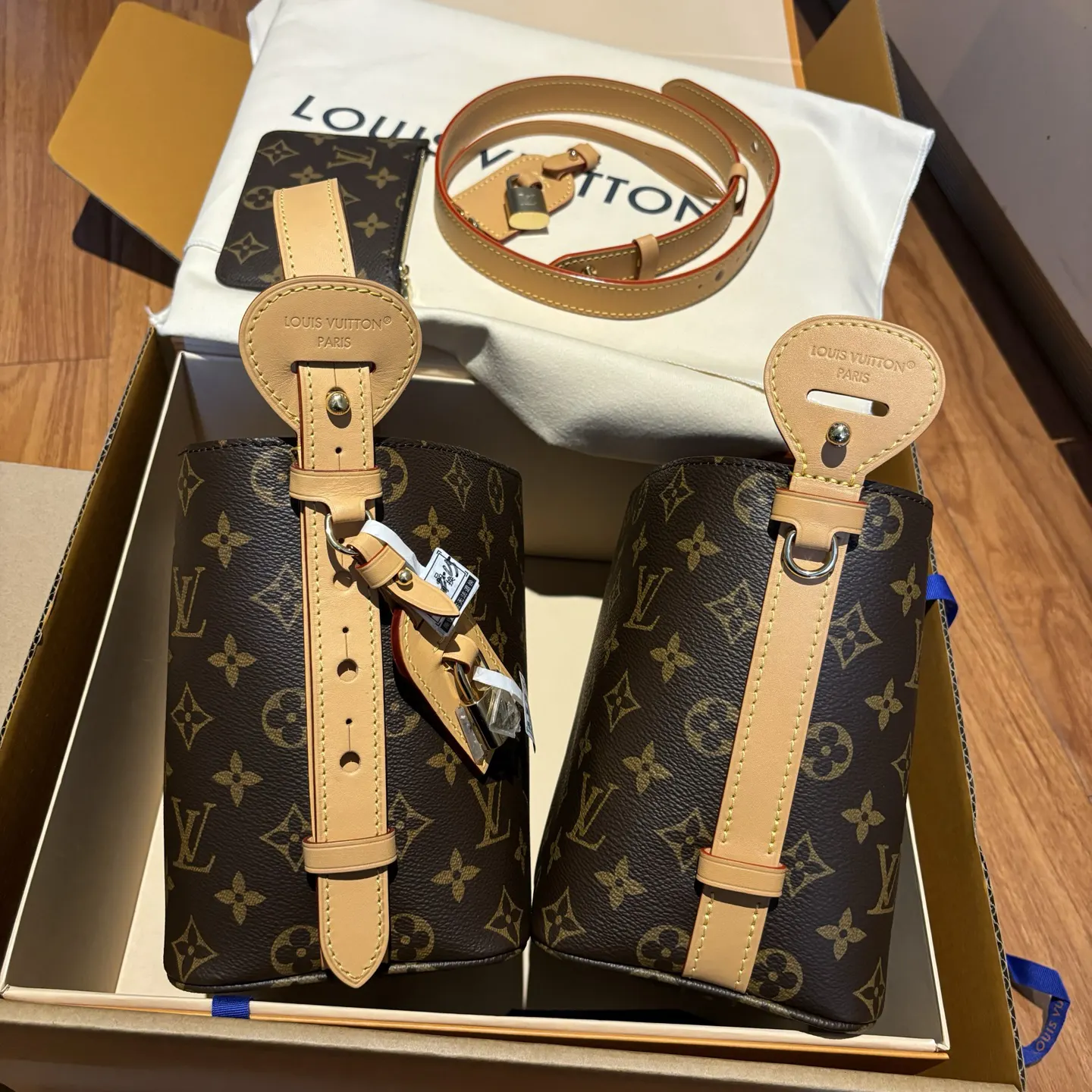 我们的渠道级货品 我 水桶包 休闲水桶款