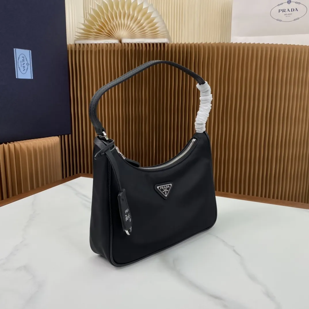 Prada Re-Nylon 1NE204 皮革 Saffiano 十字纹 腋下包