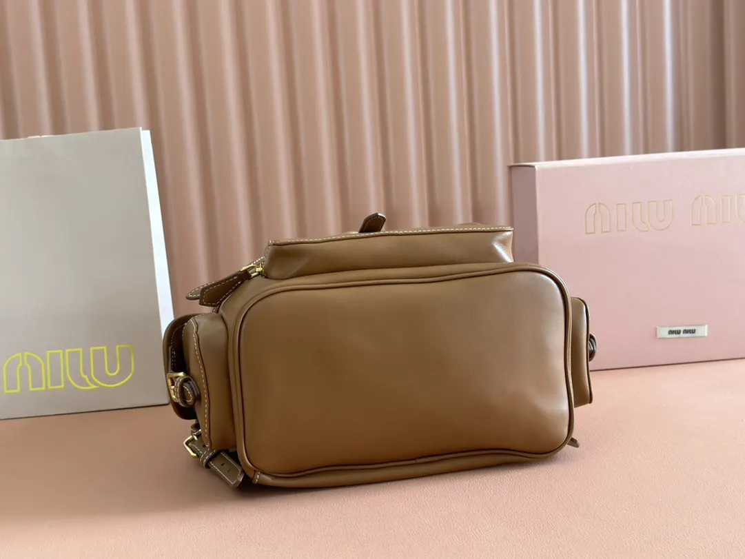 Miu 小牛皮 雙肩包 实用雙肩款