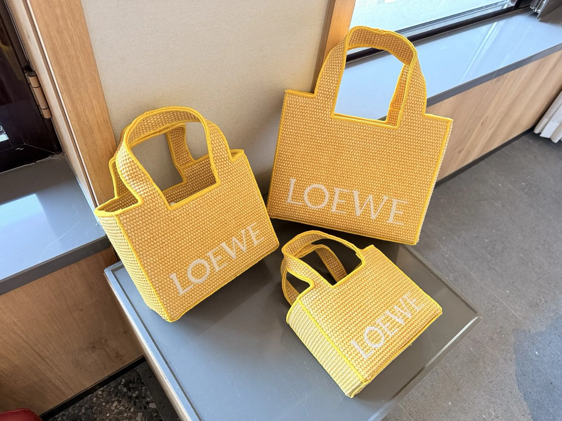 Loewe 推荐 罗意威 Anagra 手提包 通勤手提款