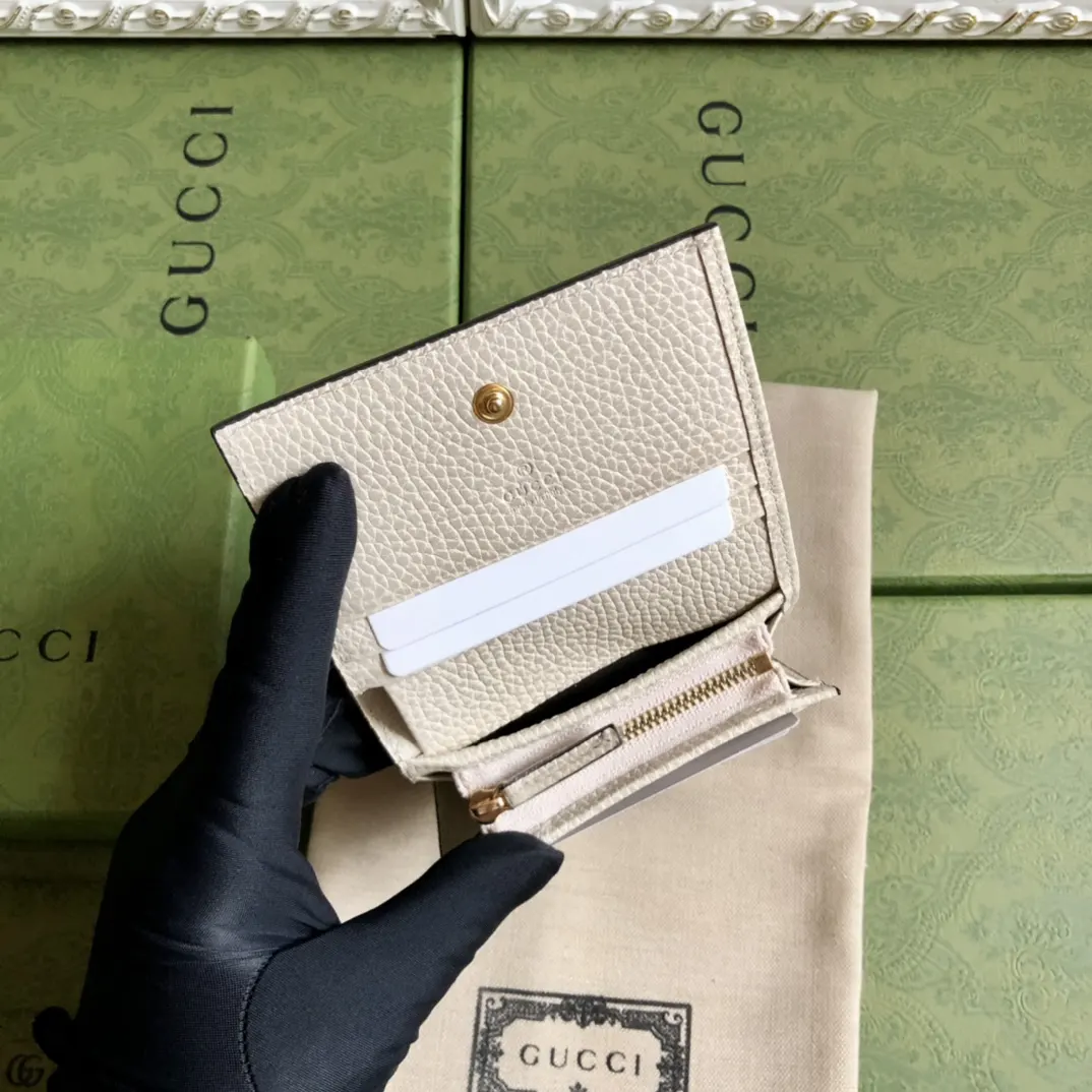 Gucci Marmont Quilted Leather Chain Bag Shoulder and Crossbody Wear Image 7 Gucci Marmont Quilted Leather Chain Bag Shoulder and Crossbody Wear Image 7