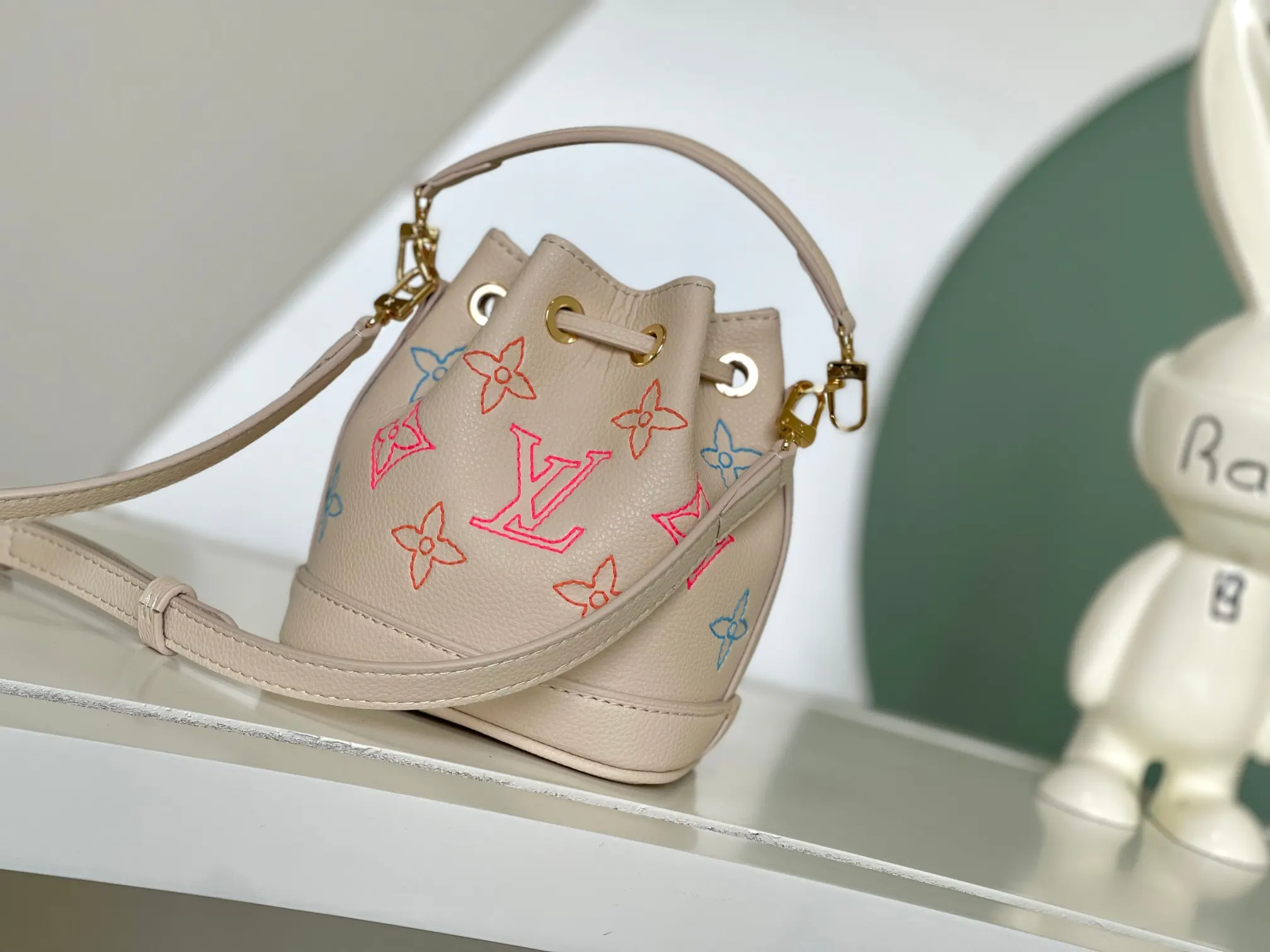 LV Mo斜挎包 轻便斜挎款