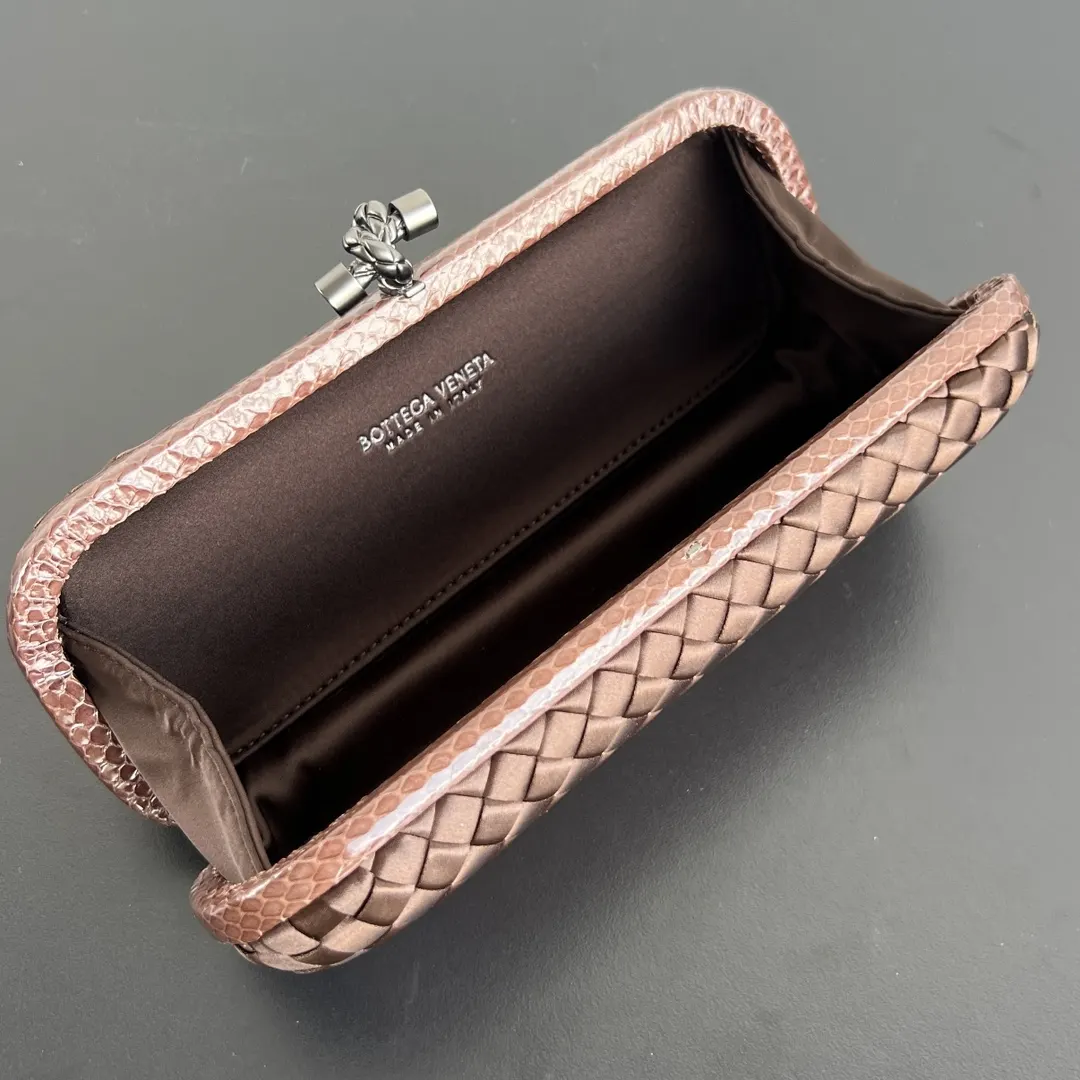 Bottega Veneta 化妆包 便携收纳款