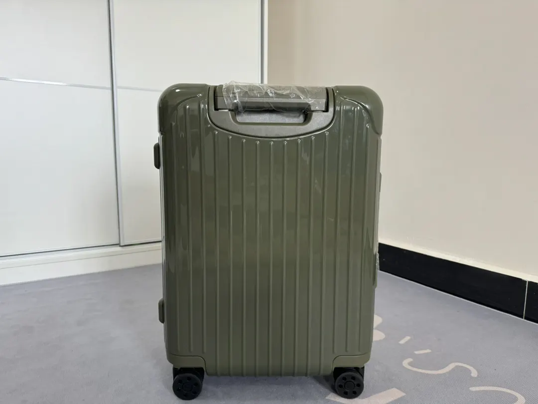 黑色 白色 Essential系列 仙人掌綠 尺寸 行李箱 旅行拉杆款 輕便出行款