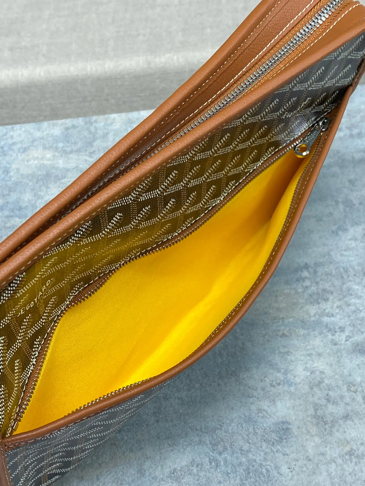Goyard 黄色 牛皮 化妝包 精選款(數字9) Goyard 黄色 牛皮 化妝包 精選款(數字9)