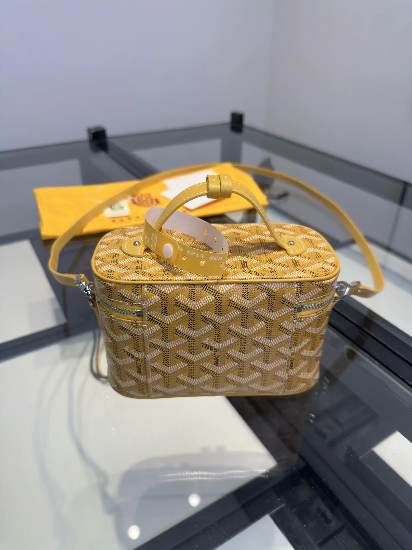 Goyard 黄色 小牛皮 收纳包 旅行收纳款